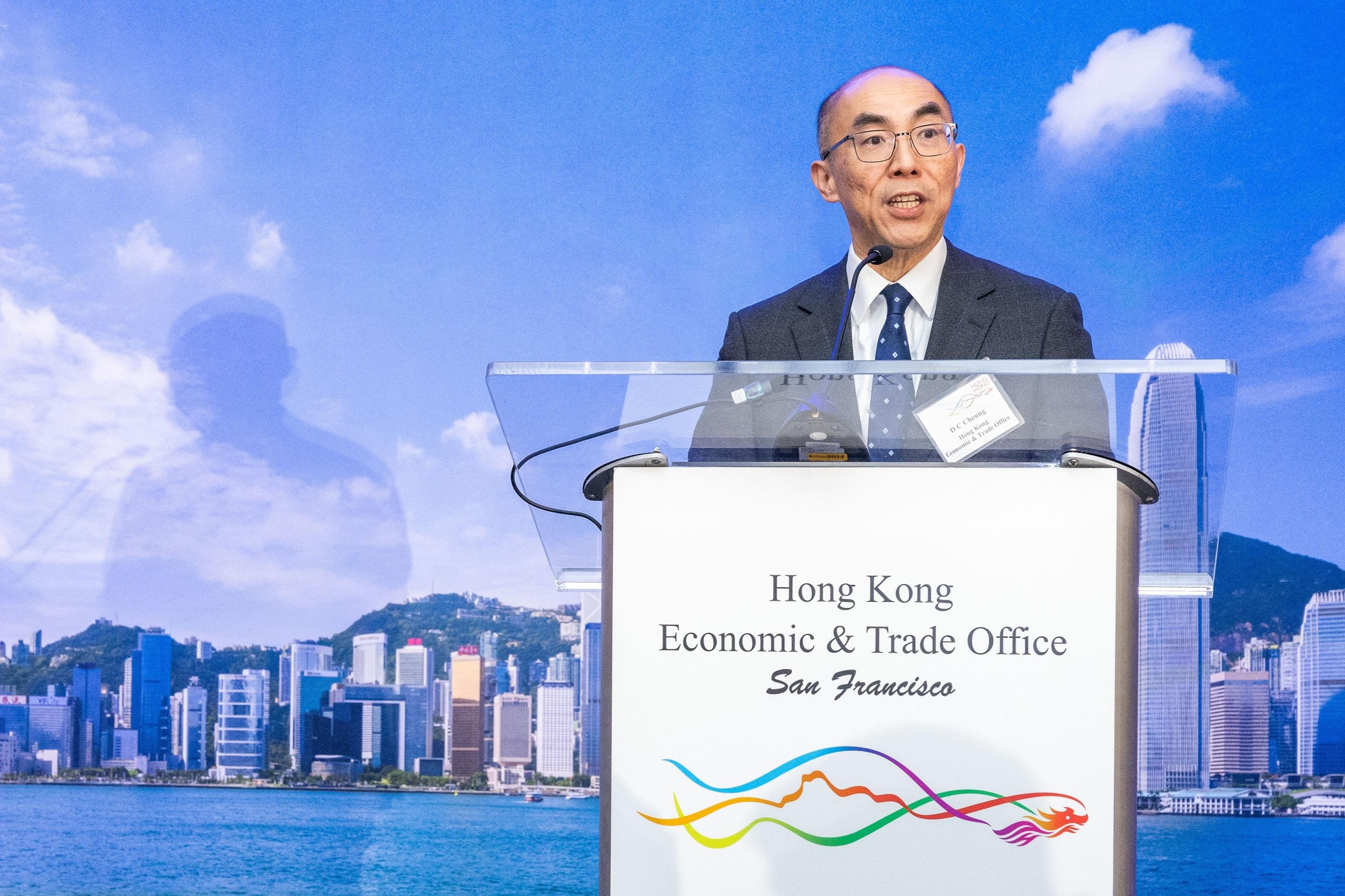 The Hong Kong Economic and Trade Office in San Francisco (HKETO San Francisco) hosted a New Year Reception in San Francisco, California, on January 9 (San Francisco time). Photo shows the Director of HKETO San Francisco, Mr DC Cheung, speaking at the reception.