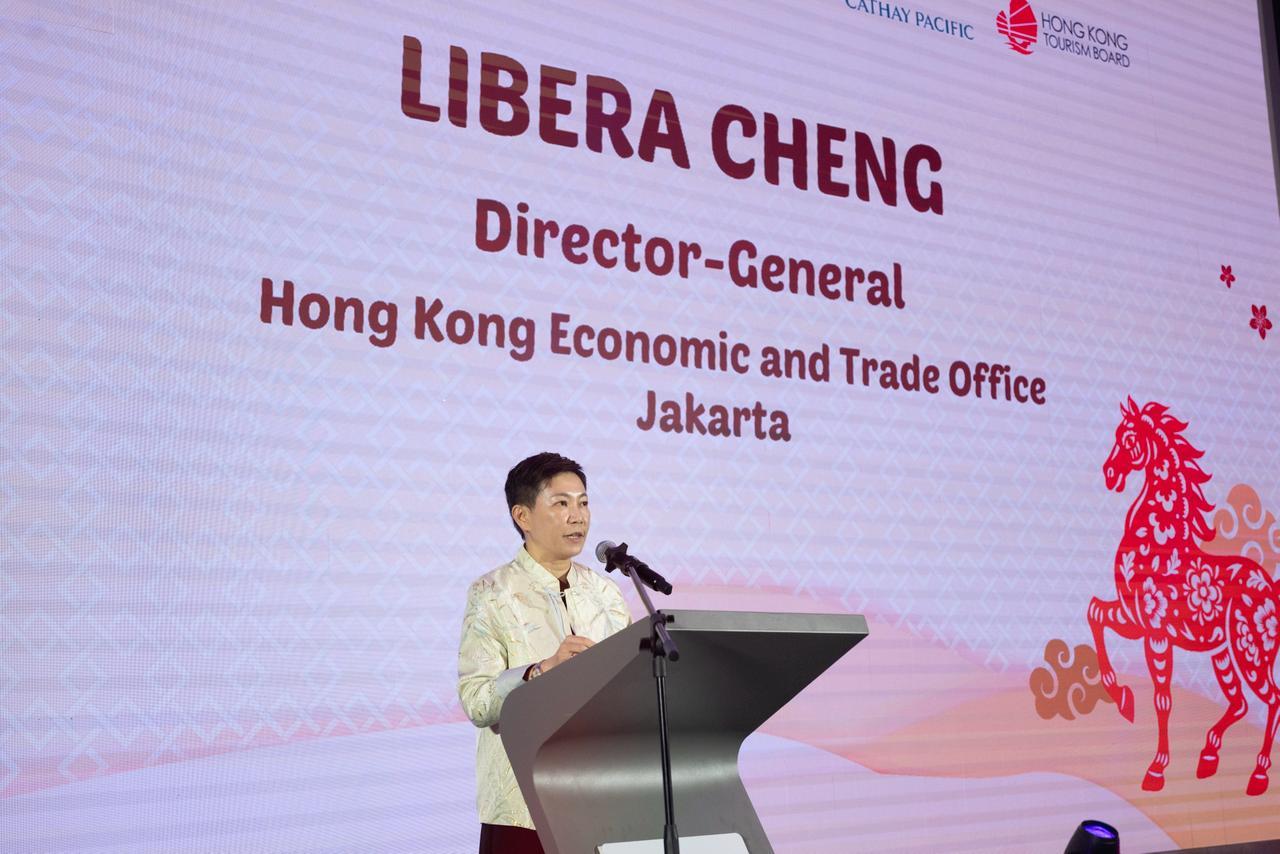 The Hong Kong Economic and Trade Office in Kuala Lumpur hosted a Chinese New Year dinner in Penang, Malaysia, today (January 23) to celebrate the Year of the Horse. Photo shows the Director-General of the Hong Kong Economic and Trade Office in Jakarta, Miss Libera Cheng, delivering a welcome speech at the dinner.