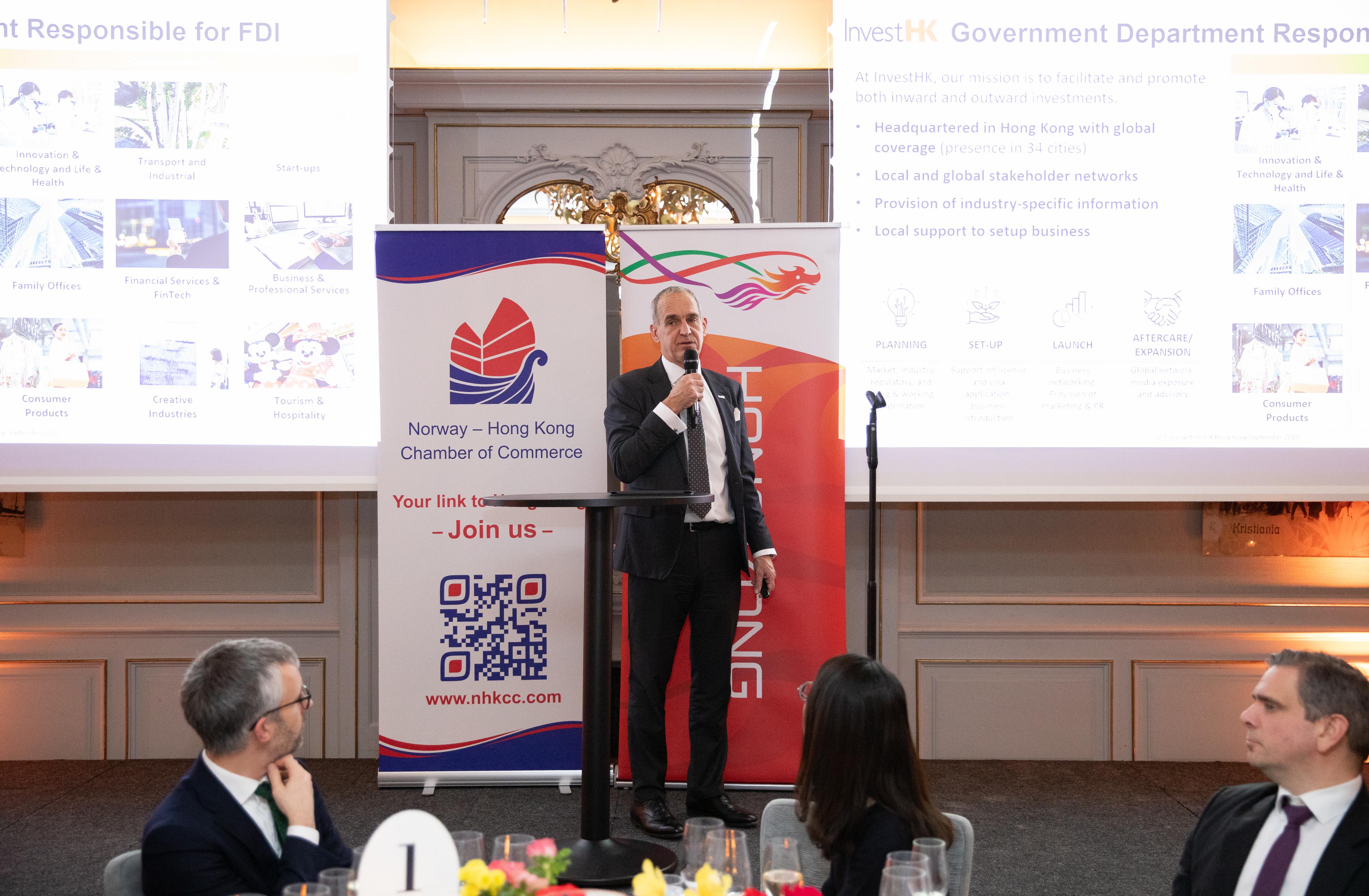 The Hong Kong Economic and Trade Office in London in collaboration with Invest Hong Kong (InvestHK) and the Hong Kong Trade Development Council hosted two celebratory and promotional events to celebrate the Year of the Horse in Stockholm, Sweden, and Oslo, Norway, on January 21 and 22 respectively. Photo shows Nordic Consultant of the InvestHK, Mr Mats Gerlam, delivering a speech at the Oslo reception.