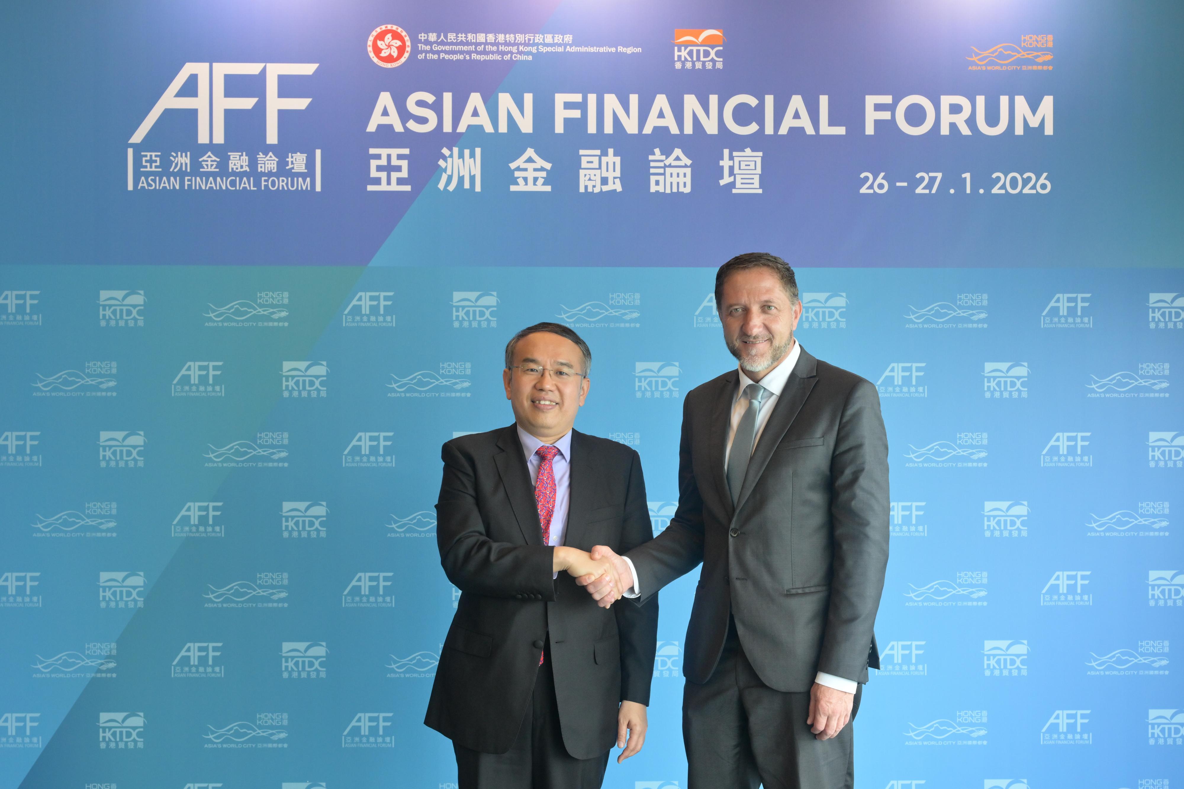 The Secretary for Financial Services and the Treasury, Mr Christopher Hui (left), today (January 26) met with the Deputy Prime Minister and Minister for Finance of Slovenia, Mr Klemen Bo&scaron;tjančič (right), on the sidelines of the Asian Financial Forum. 