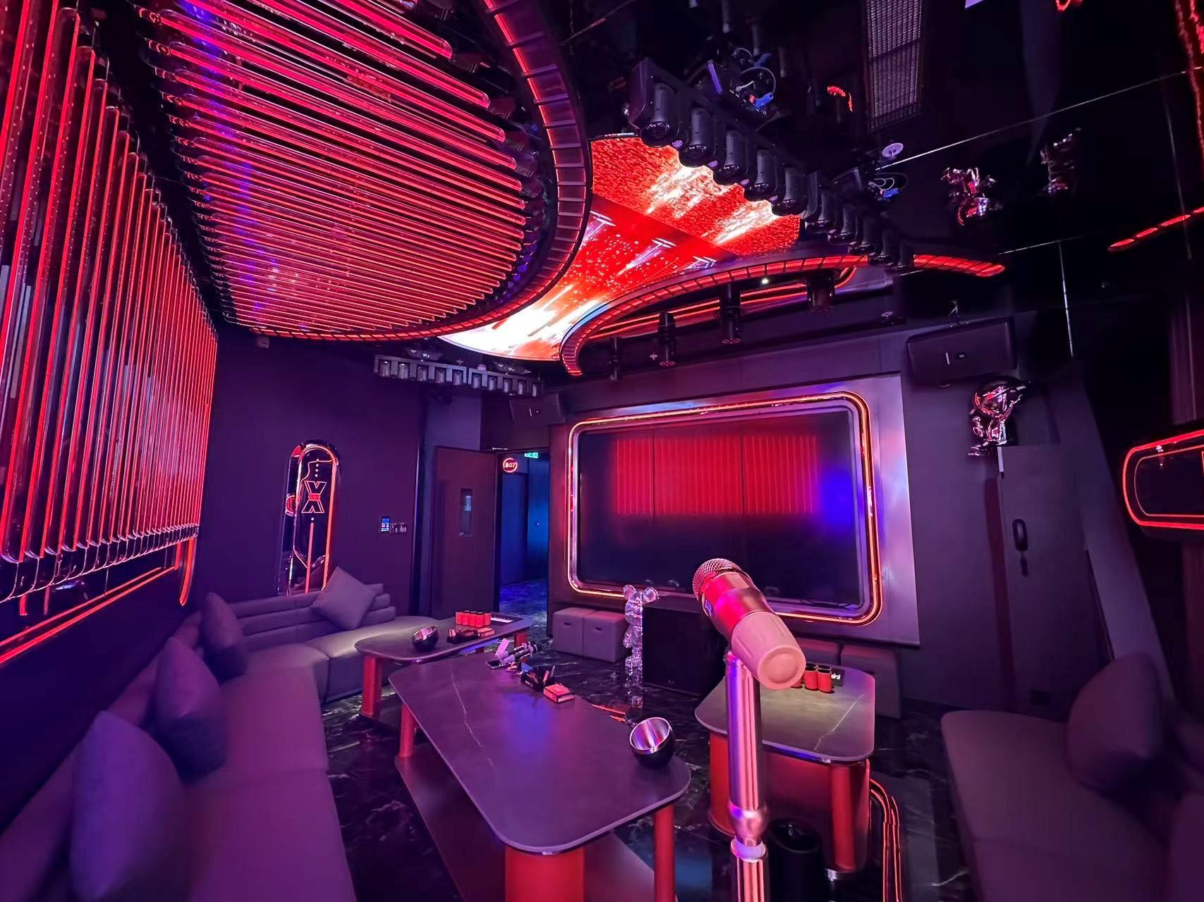 Invest Hong Kong announced today (January 27) that Mainland karaoke brand Star Party KTV has officially opened two new stores in Hong Kong, located in Lan Kwai Fong, Central, and Causeway Bay. This move injects fresh momentum into the local entertainment and consumption industry and marks a significant milestone in the company's global expansion journey. Photo shows the new store in Central.