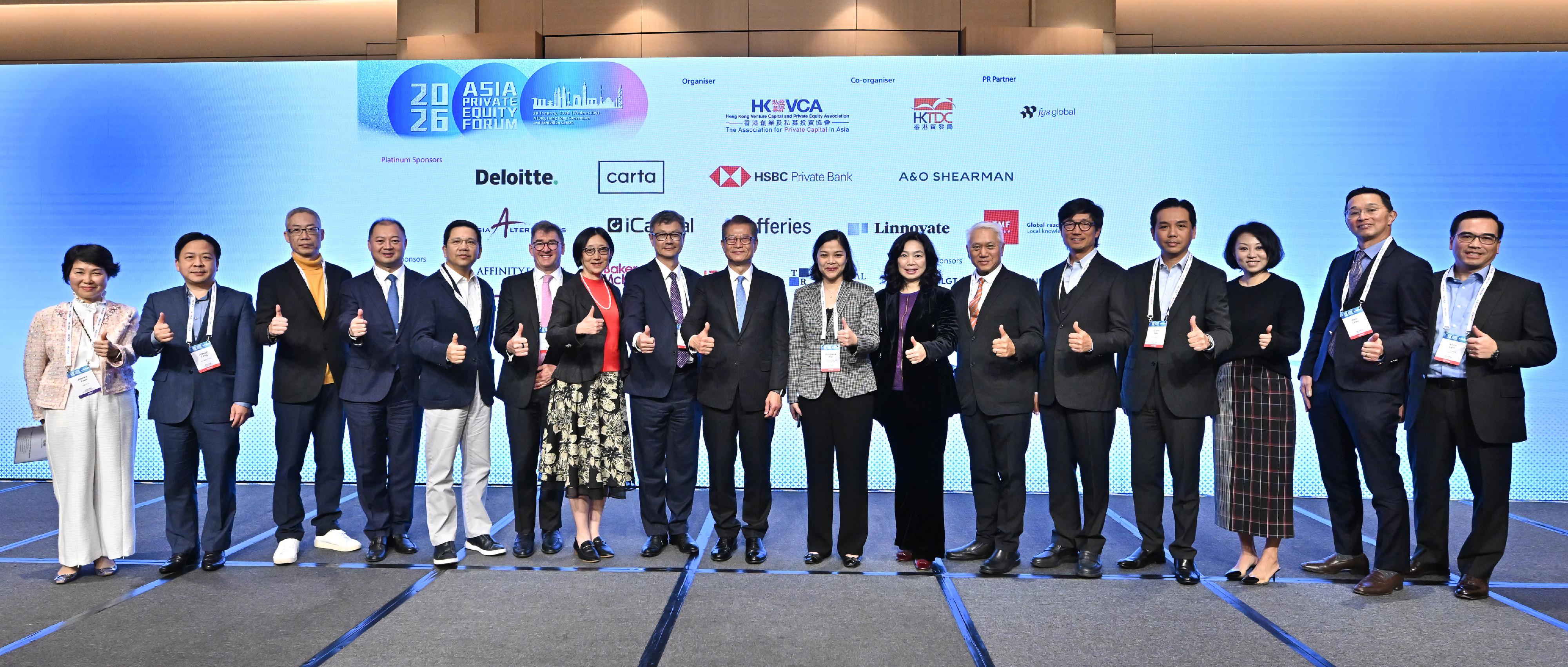 The Financial Secretary, Mr Paul Chan, attended the Asia Private Equity Forum 2026 held by the Hong Kong Venture Capital and Private Equity Association (HKVCA) today (January 28). Photo shows (from seventh left) Past Chairwoman of the HKVCA Ms Rebecca Xu; Vice Chairman of the HKVCA Mr Kent Chan; Mr Chan; the Chairwoman of the HKVCA, Ms Stephanie Hui, and other guests at the event.
