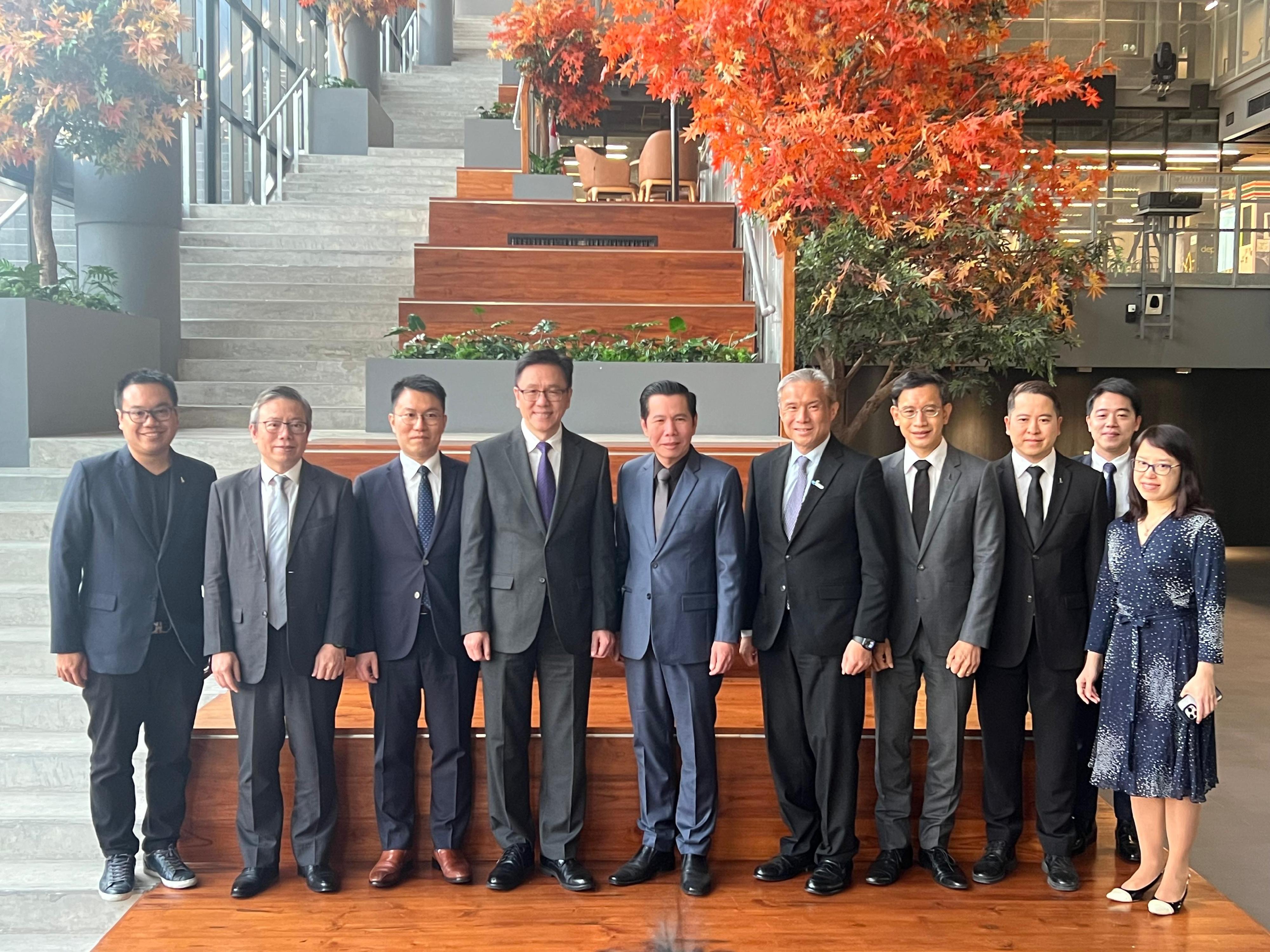 The Secretary for Innovation, Technology and Industry, Professor Sun Dong (fourth left), visited the Digital Economy Promotion Agency of Thailand under the Ministry of Digital Economy and Society of Thailand in Bangkok this morning (January 28). Also present with Professor Sun are the Chief Executive Officer of the Hong Kong Science and Technology Parks Corporation, Mr Terry Wong (second left), and the Chief Executive Officer of the Hong Kong-Shenzhen Innovation and Technology Park Limited, Mr Vincent Ma (fifth right).