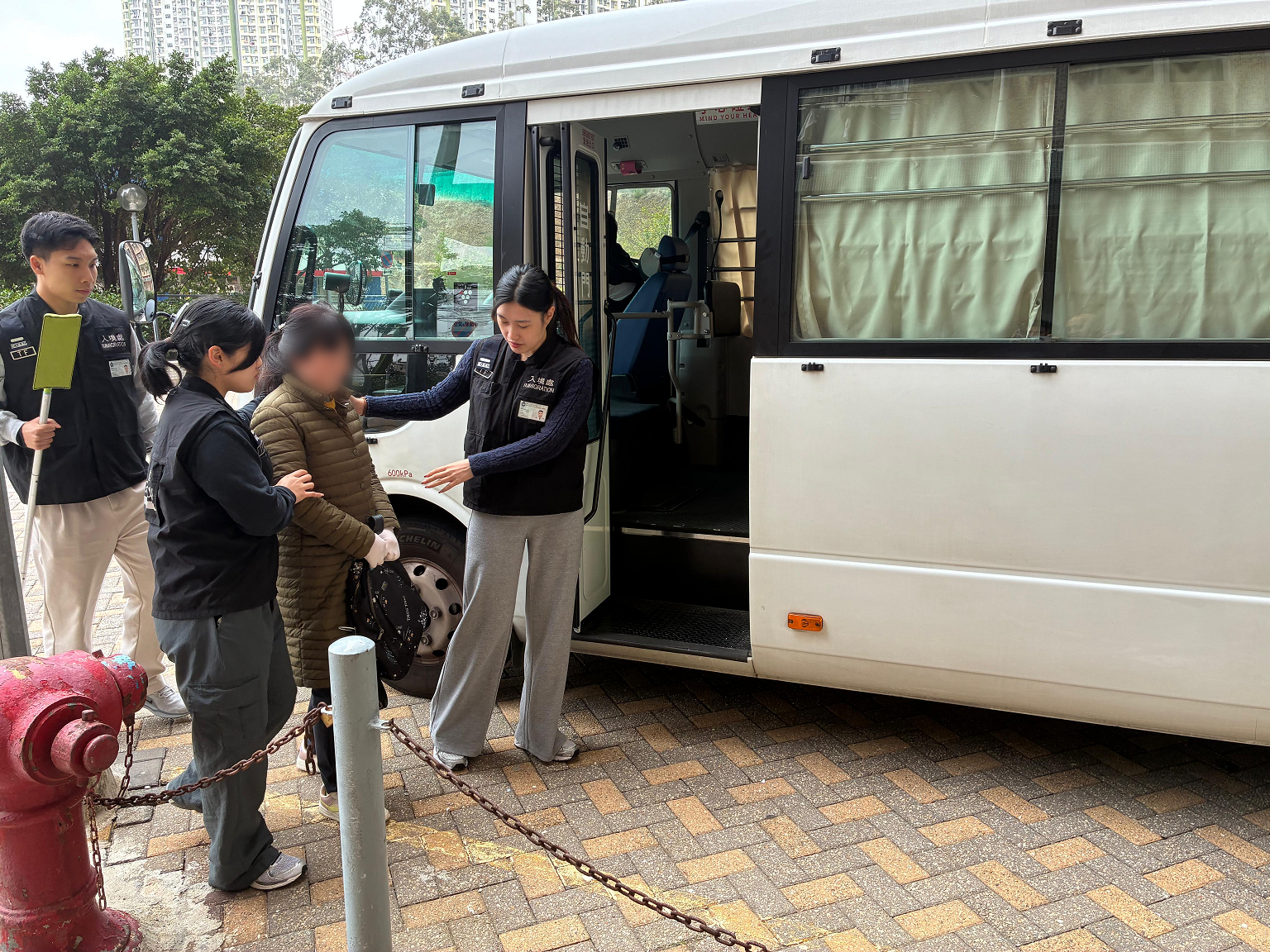 The Immigration Department mounted a series of territory-wide anti-illegal worker operations codenamed "Twilight" and joint operations with the Hong Kong Police Force codenamed "Champion" from January 22 to yesterday (January 29). Photo shows a suspected illegal worker arrested during an operation.