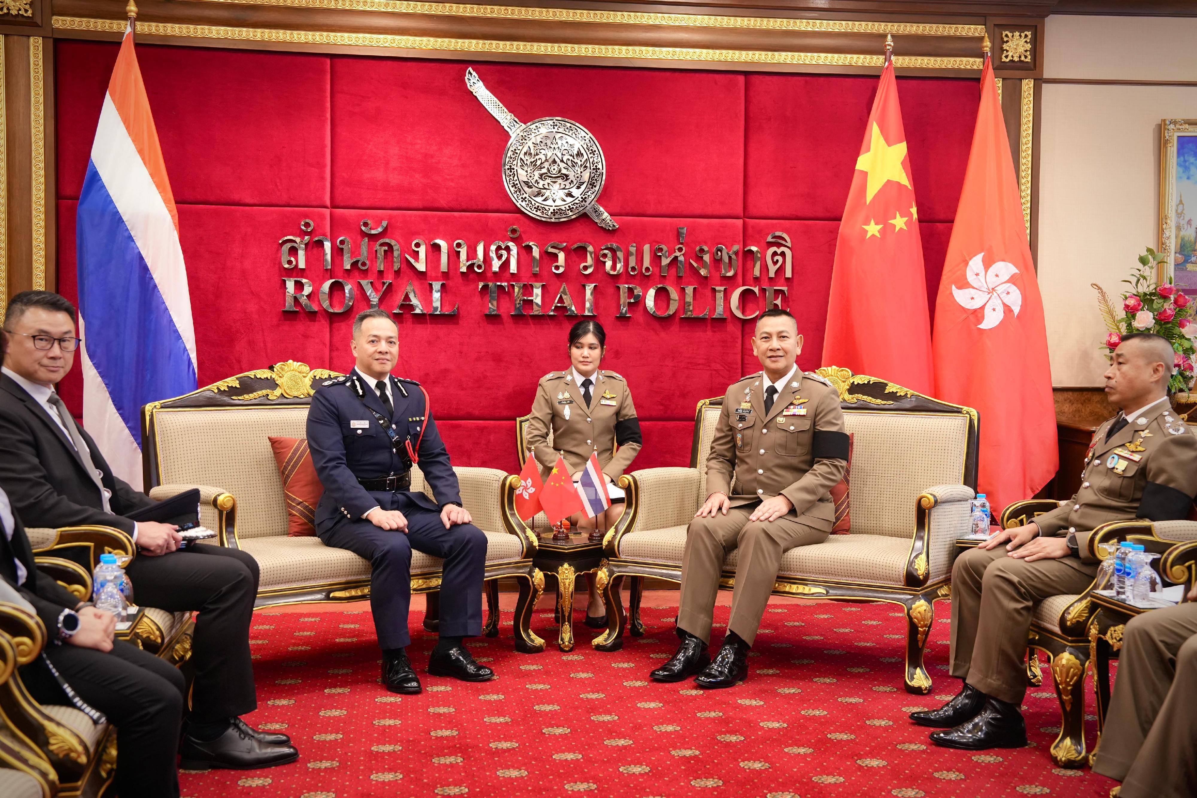 The Commissioner of Police, Mr Chow Yat-ming (second left), paid a courtesy call on the Commissioner-General of the Royal Thai Police, Police General Kittharath Punpetch (second right) yesterday (February 4), to exchange views on issues of mutual concern, and to explore further collaboration in policing and intelligence exchange between the two places.