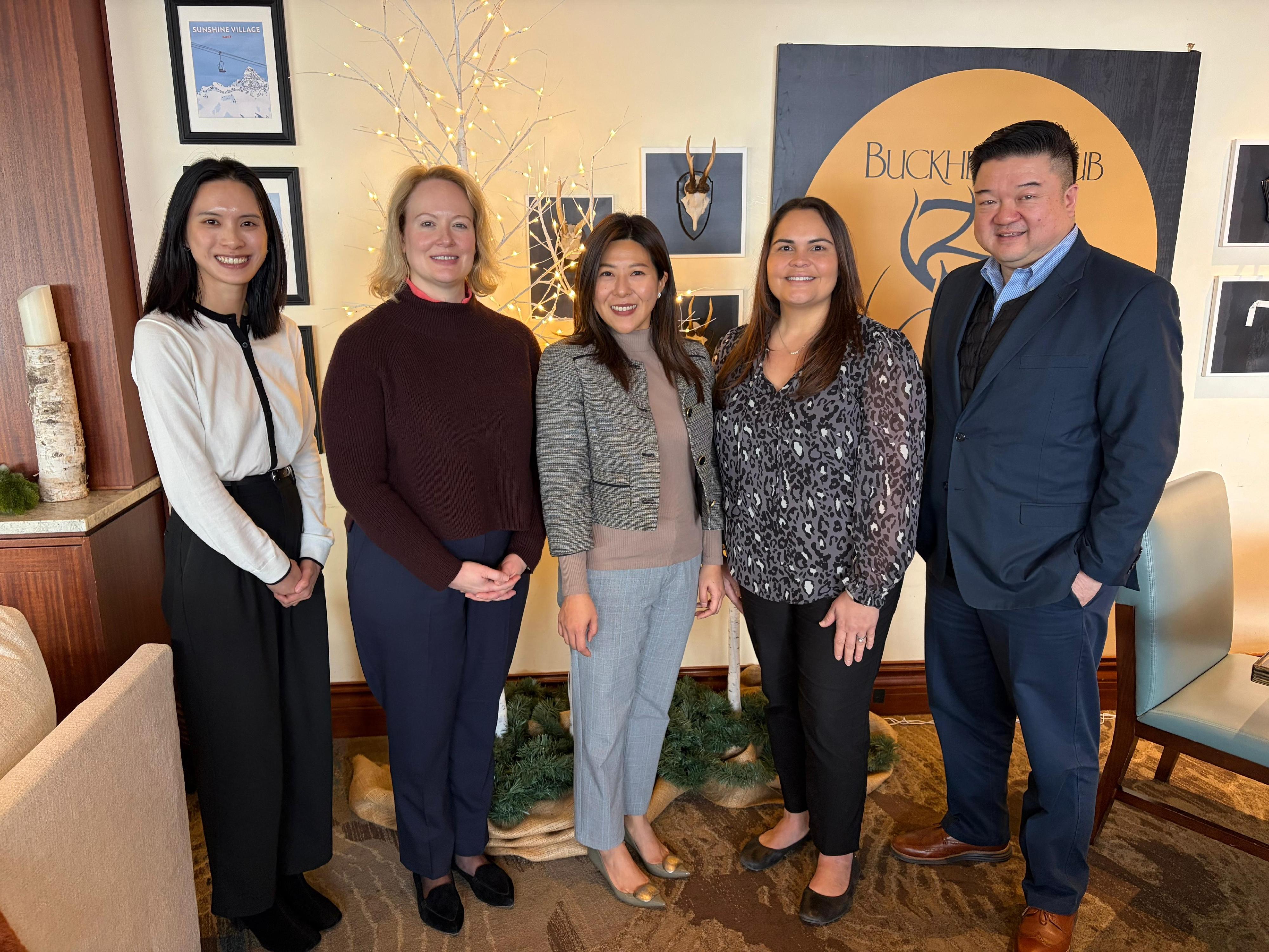 The Director of the Hong Kong Economic and Trade Office in New York (New York ETO), Ms Maisie Ho (centre), met with President of the World Affairs Council of Atlanta, Ms Rickey Bevington (second left), and its Director, Ms Jackie Davis (second right), in Atlanta, Georgia, the United States, on February 5 (Atlanta time) to exchange views on the latest developments in Hong Kong and explore areas of mutual interest. The Deputy Director of New York ETO, Ms Angela Jong (first left), and the Director (New York & Midwest) of the Hong Kong Trade Development Council, Mr Curtis Louie (first right), also joined the meetings.