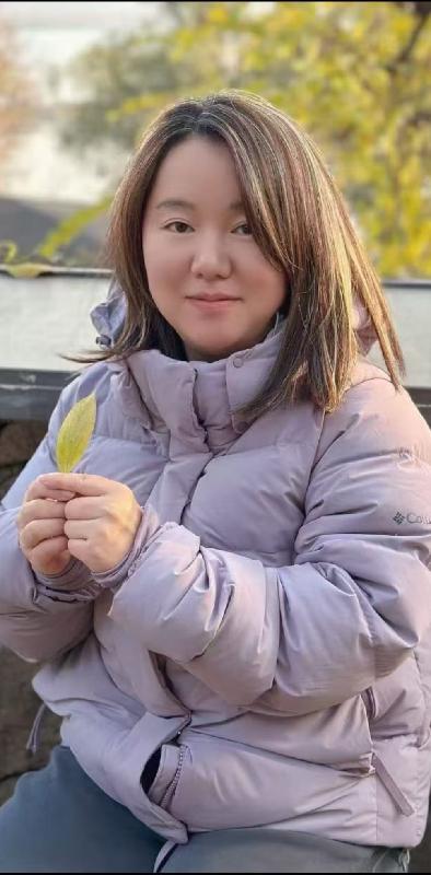 三十九歲內地女子譚奇南身高約一點五三米，體重約六十二公斤，肥身材，圓面型，黃皮膚及蓄長黑髮。她最後露面時衣着不詳。
