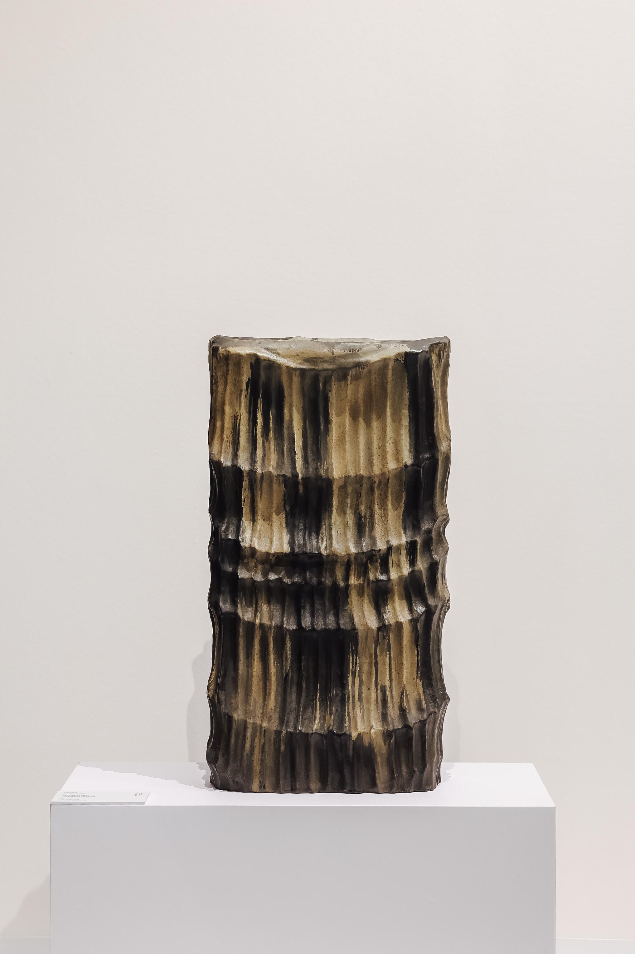 Jointly organised by the Art Promotion Office and the Shenzhen Fringe Art Center, the fourth exhibition "Debate on Form and Spirit" of the "Ink Art Ensembles" Exhibition Series in the Greater Bay Area is on display until March 28 at Xiqiao Mountain Art Museum (Youwei Art Museum) in Foshan. Photo shows Jiangmen artist Ou Tingzhu's lacquer art sculpture "Wrinkled Screen" from the "Shanshui" series.