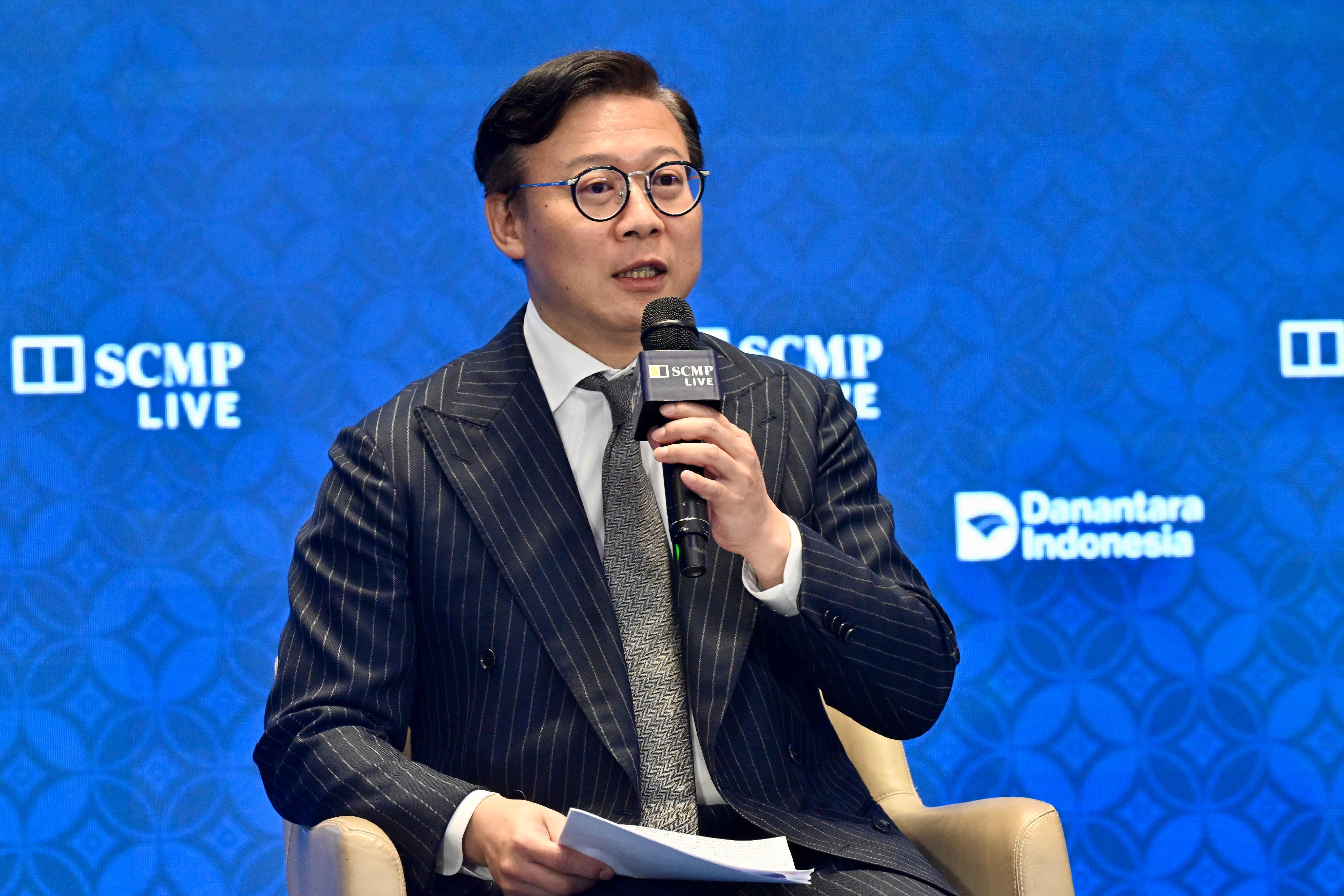 The Deputy Secretary for Justice, Dr Cheung Kwok-kwan, attended the China Conference: Southeast Asia 2026 in Jakarta, Indonesia, today (February 10). Photo shows Dr Cheung in a panel discussion sharing insights with local political and business communities.