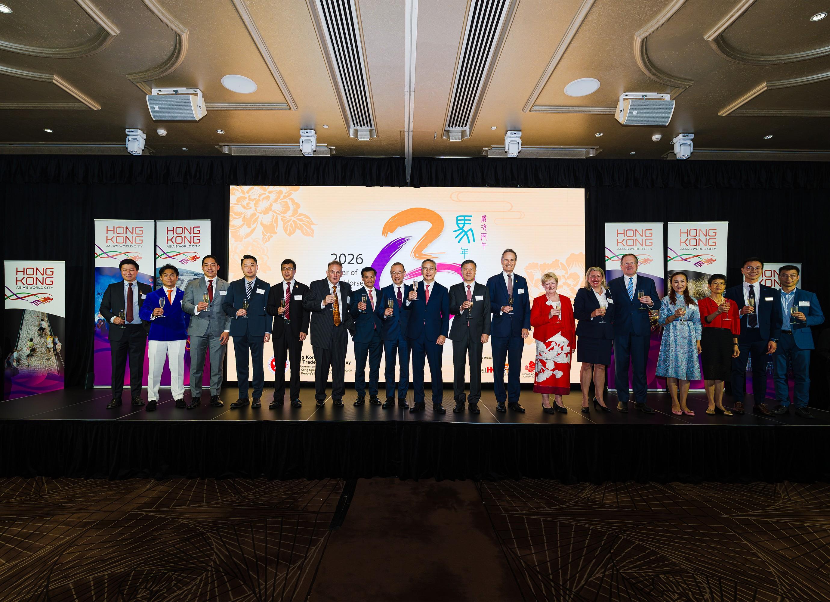 The Hong Kong Economic and Trade Office, Sydney (Sydney ETO) hosted a reception in Sydney, Australia, yesterday (February 10) to celebrate Chinese New Year. Photo shows the Director of the Sydney ETO, Mr Ricky Chong (10th right); the Consul-General of the People&rsquo;s Republic of China in Sydney, Mr Wang Yu (10th left); the Minister for Better Regulation and Fair Trading, the Minister for Industry and Trade, the Minister for Innovation, Science and Technology, the Minister for Building and the Minister for Corrections of New South Wales (NSW), Mr Anoulack Chanthivong (seventh left), representing the Premier of NSW; Councillor of the City of Sydney Mr Robert Kok (eighth left), representing the Lord Mayor of the City of Sydney, and other guests hosting a toasting ceremony.

