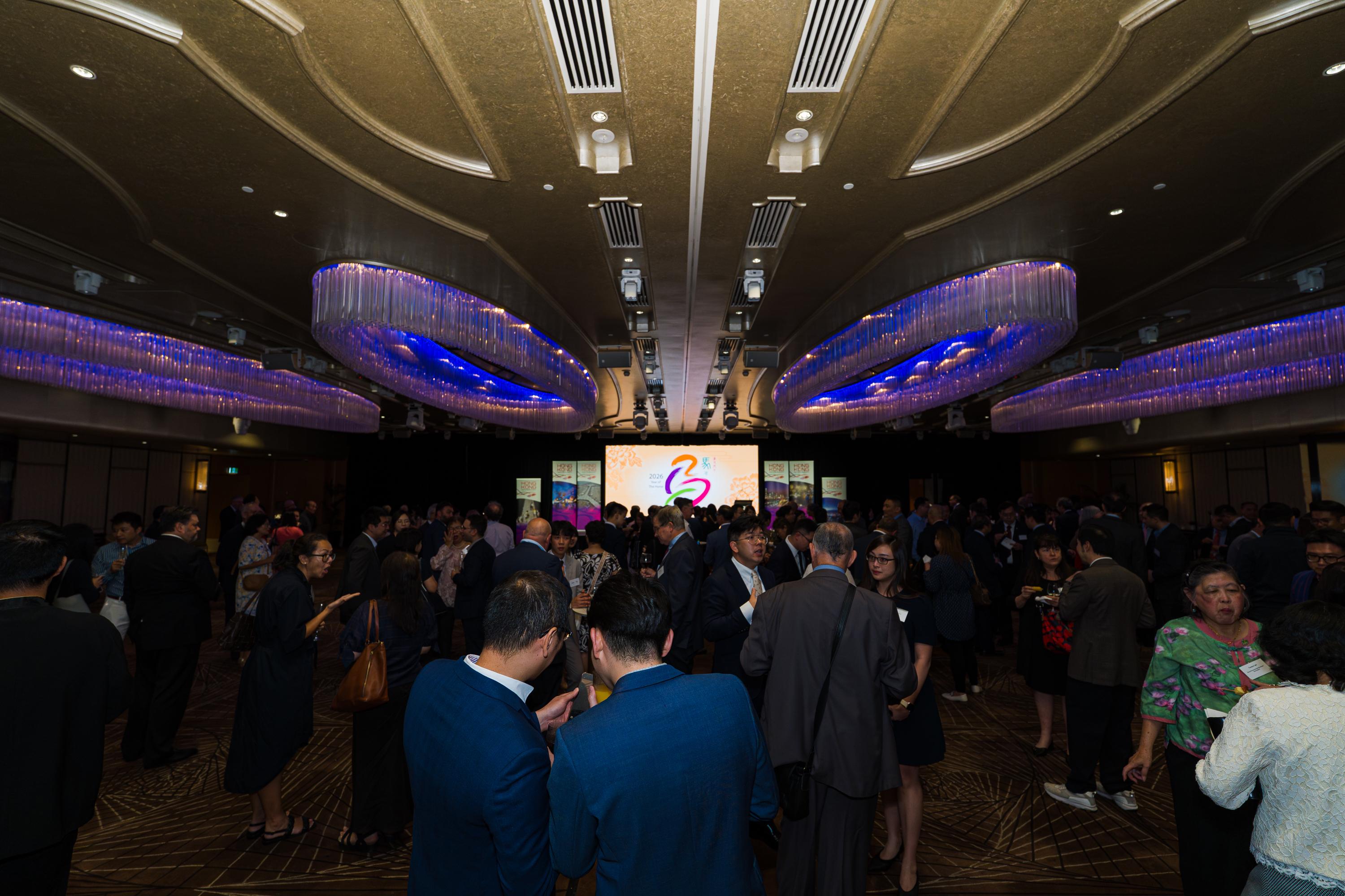 The Hong Kong Economic and Trade Office, Sydney hosted a reception in Sydney, Australia, yesterday (February 10) to celebrate Chinese New Year. Over 300 guests from various sectors including political and business circles, media, academic and community groups as well as government representatives attended.

