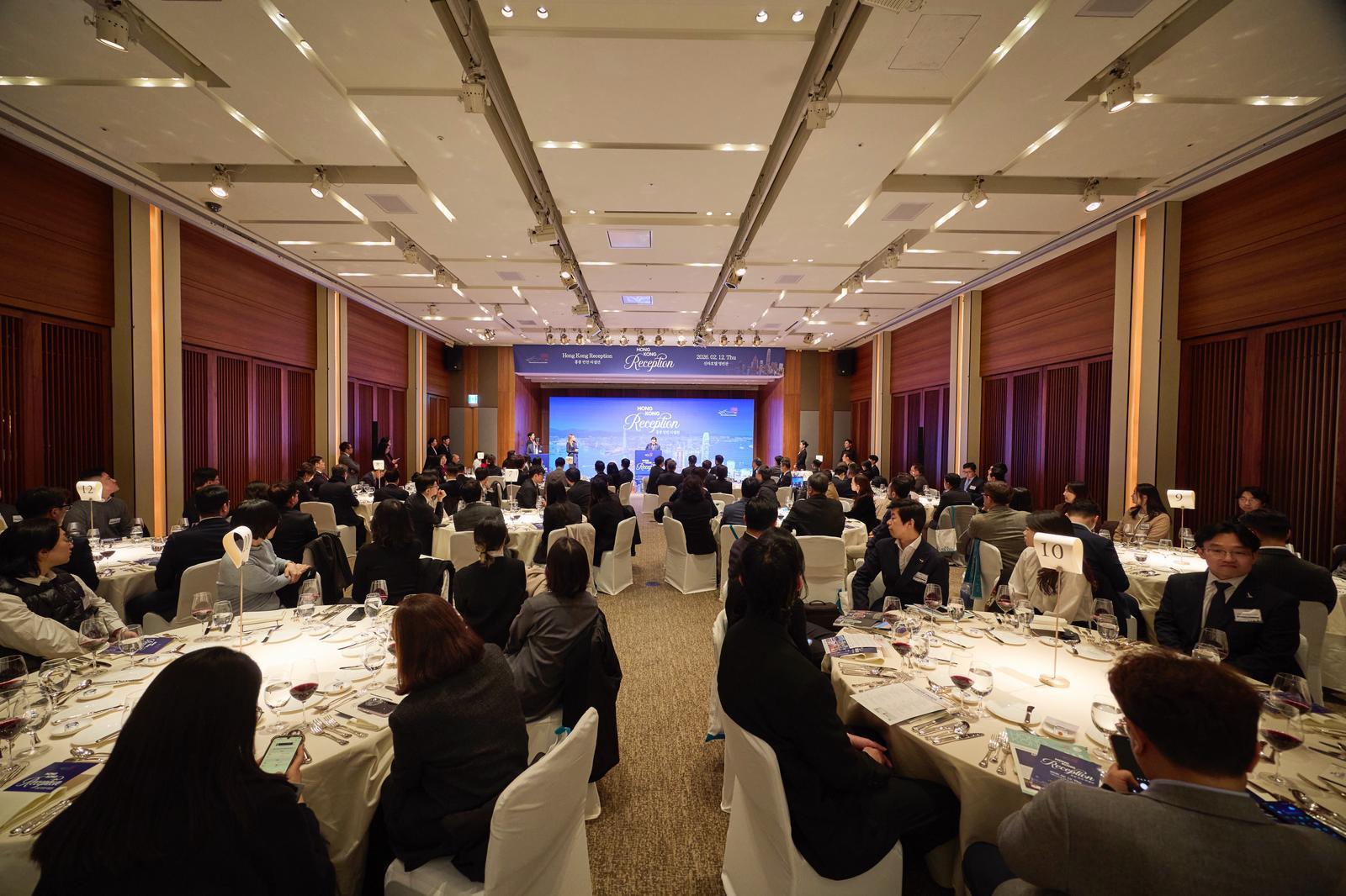 The Hong Kong Economic and Trade Office in Tokyo held a reception in Seoul, Korea, today (February 12) to promote Hong Kong's latest developments and to strengthen bilateral economic ties and people-to-people exchanges. More than 150 guests attended the event, including representatives from the local government, business, academia, media and cultural sectors.