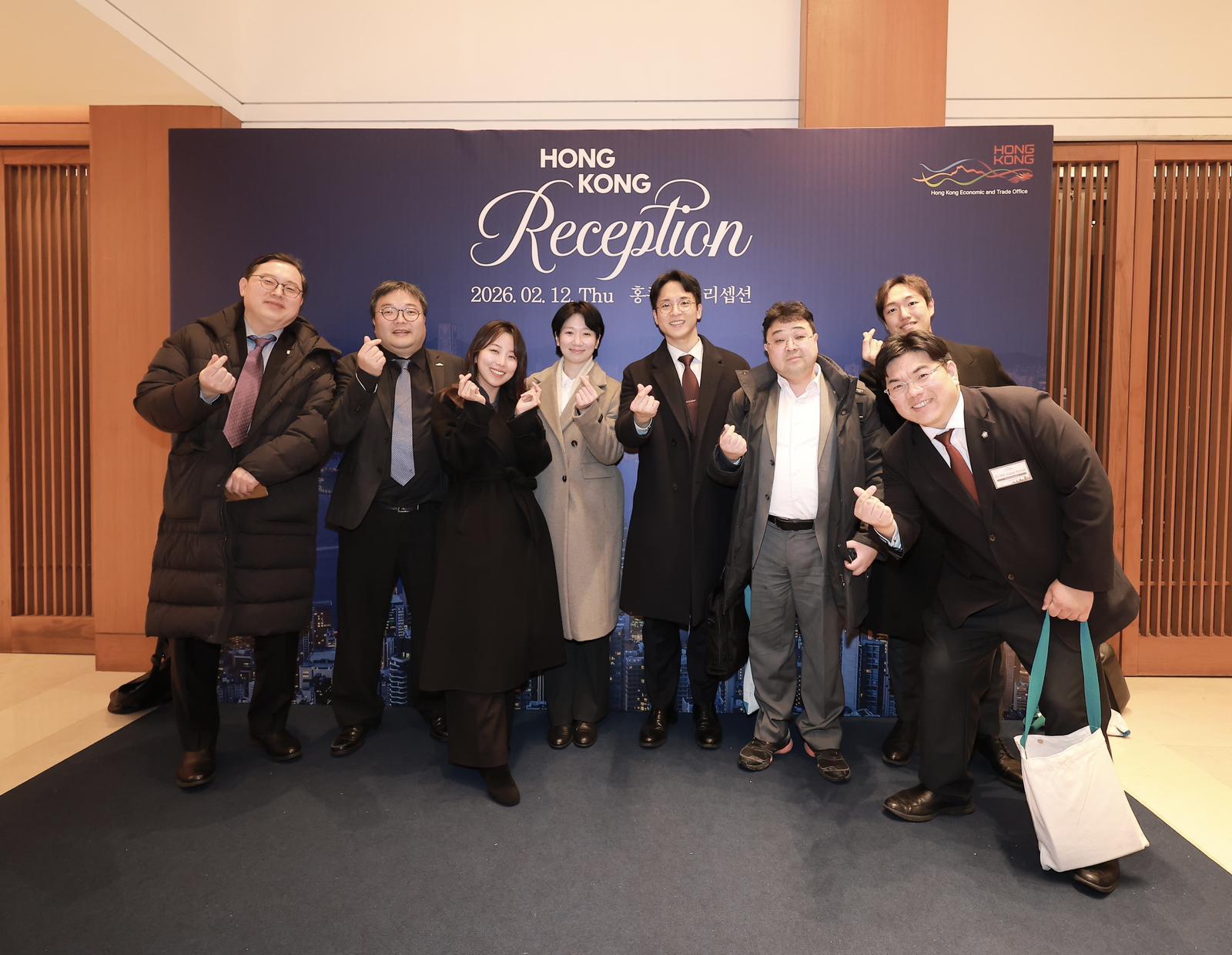 香港駐東京經濟貿易辦事處今日（二月十二日）在韓國首爾舉辦香港晚會，介紹香港的最新發展，以加強雙方的經貿聯繫及人文往來。超過150名來賓出席，包括當地政府、商界、學術界、傳媒及文化界代表。