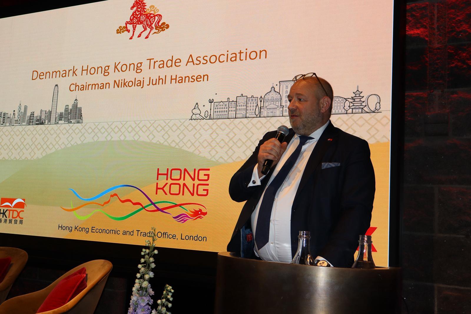 The Hong Kong Economic and Trade Office in London (London ETO), in collaboration with Invest Hong Kong and the Hong Kong Trade Development Council, hosted two celebratory and promotional events under the Economic and Trade Express platform to celebrate the Year of the Horse in Copenhagen, Denmark, and Helsinki, Finland, on February 10 and 11 respectively. Photo shows the Chairman of the Denmark-Hong Kong Trade Association, Mr Nikolaj Juhl Hansen, delivering a speech at the reception.