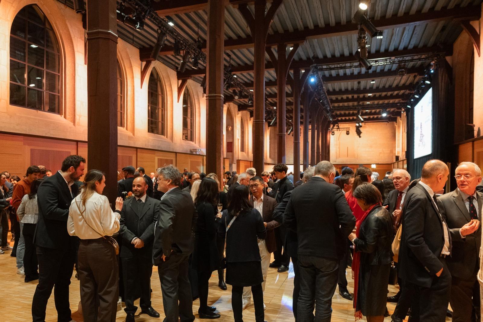 The Hong Kong Economic and Trade Office in Brussels hosted a Chinese New Year reception in Paris, France, on February 19 (Paris time), as part of the celebration series for the Year of the Horse. Photo shows local distinguished guests at the Chinese New Year reception in Paris. 

