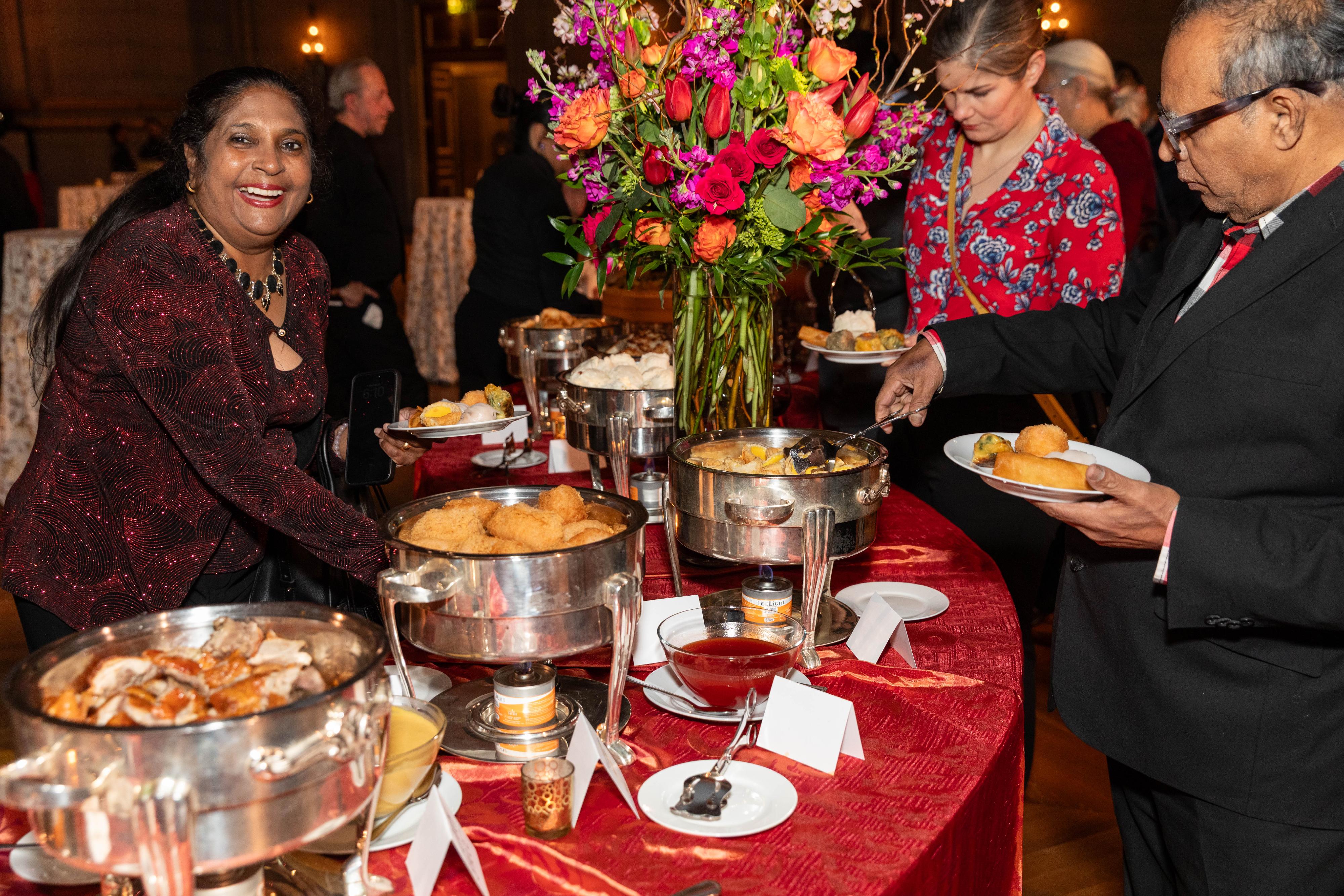 The Hong Kong Economic and Trade Office in Washington DC hosted a Chinese New Year reception on February 25 (Washington DC time) in Washington DC, the United States. Guests were served traditional dim sum and local Hong Kong-style food, showcasing Hong Kong's unique food culture.