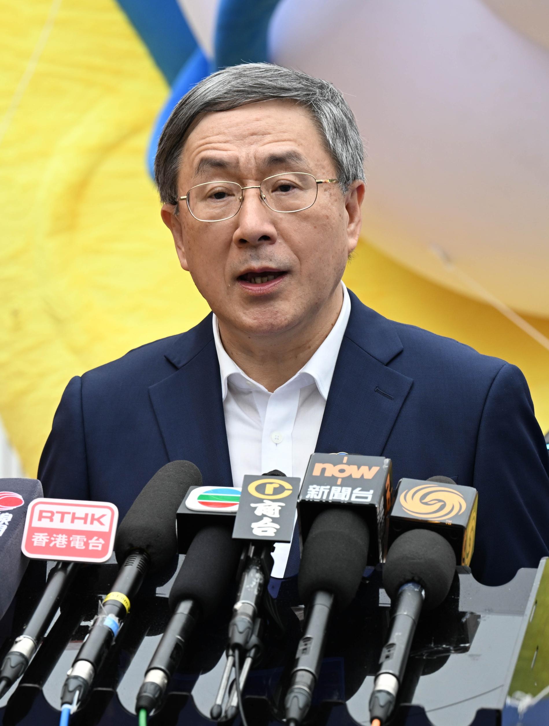 政務司副司長卓永興今日(二月二十七日)會見傳媒。