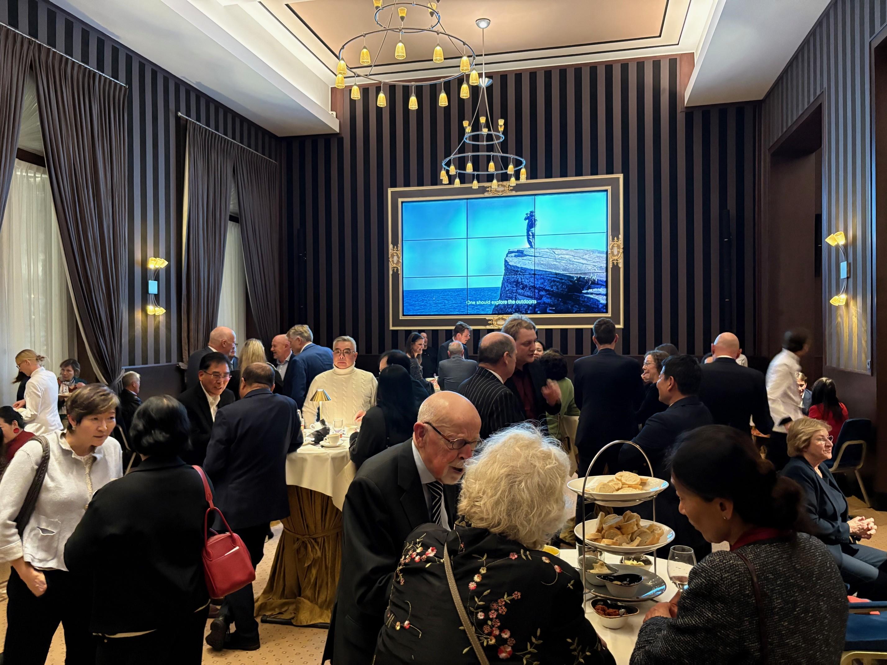 The Hong Kong Economic and Trade Office in Brussels continues Chinese New Year celebrations in Europe. Photo shows local distinguished guests at the Chinese New Year reception in The Hague, the Netherlands, on February 25 (The Hague time).