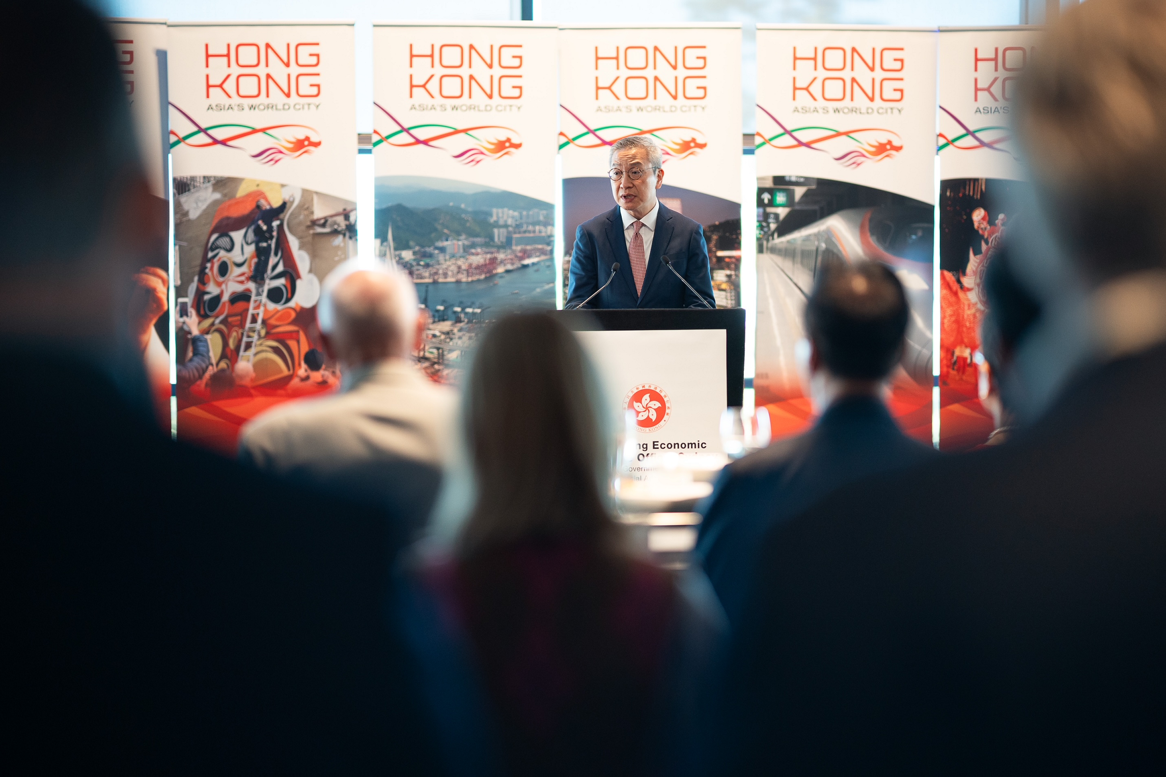 The Director of the Hong Kong Economic and Trade Office, Sydney, Mr Ricky Chong, delivered a welcoming speech at the Chinese New Year reception held in Adelaide, Australia, yesterday (March 3).
