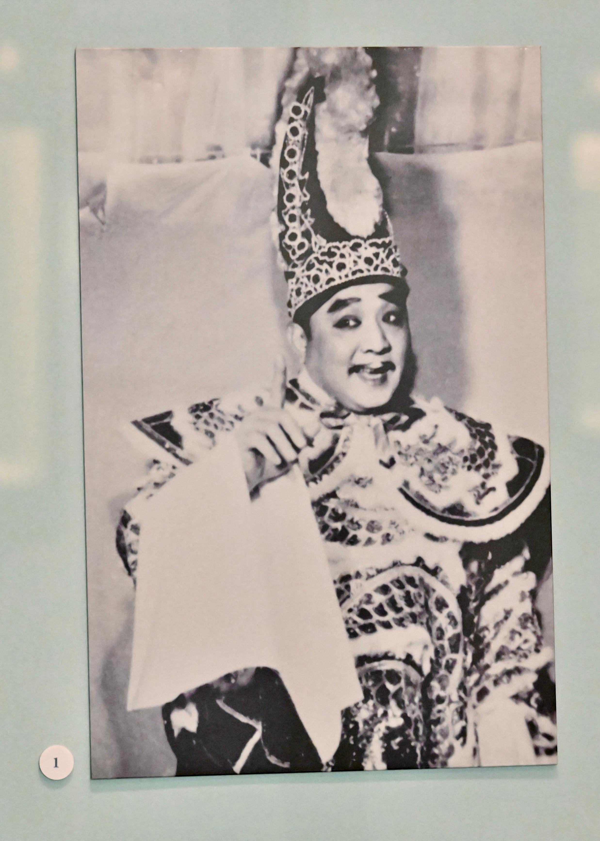 The exhibition "The King of Comic Roles" - Leung Sing Por is on display at the Hong Kong Heritage Museum, showcasing Leung's brilliant artistic journey spanning the realms of Cantonese opera, film and television. Photo shows a photograph of Leung in Cantonese opera costume.