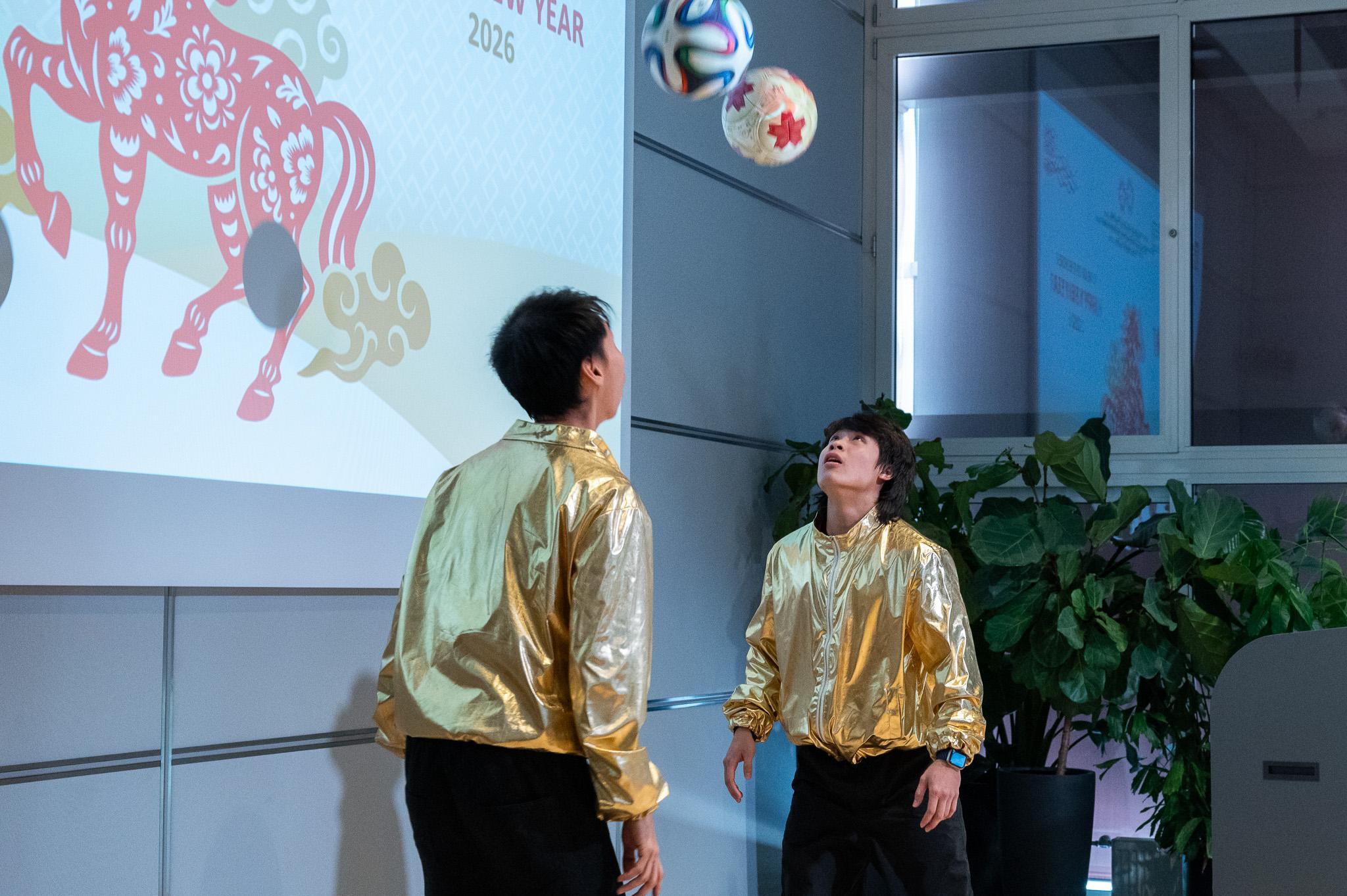 The Hong Kong Economic and Trade Office, Berlin hosted a Chinese New Year reception in Ljubljana, Slovenia, on March 3 (Ljubljana time) to celebrate the Year of the Horse. Photo shows a cultural performance at the reception.