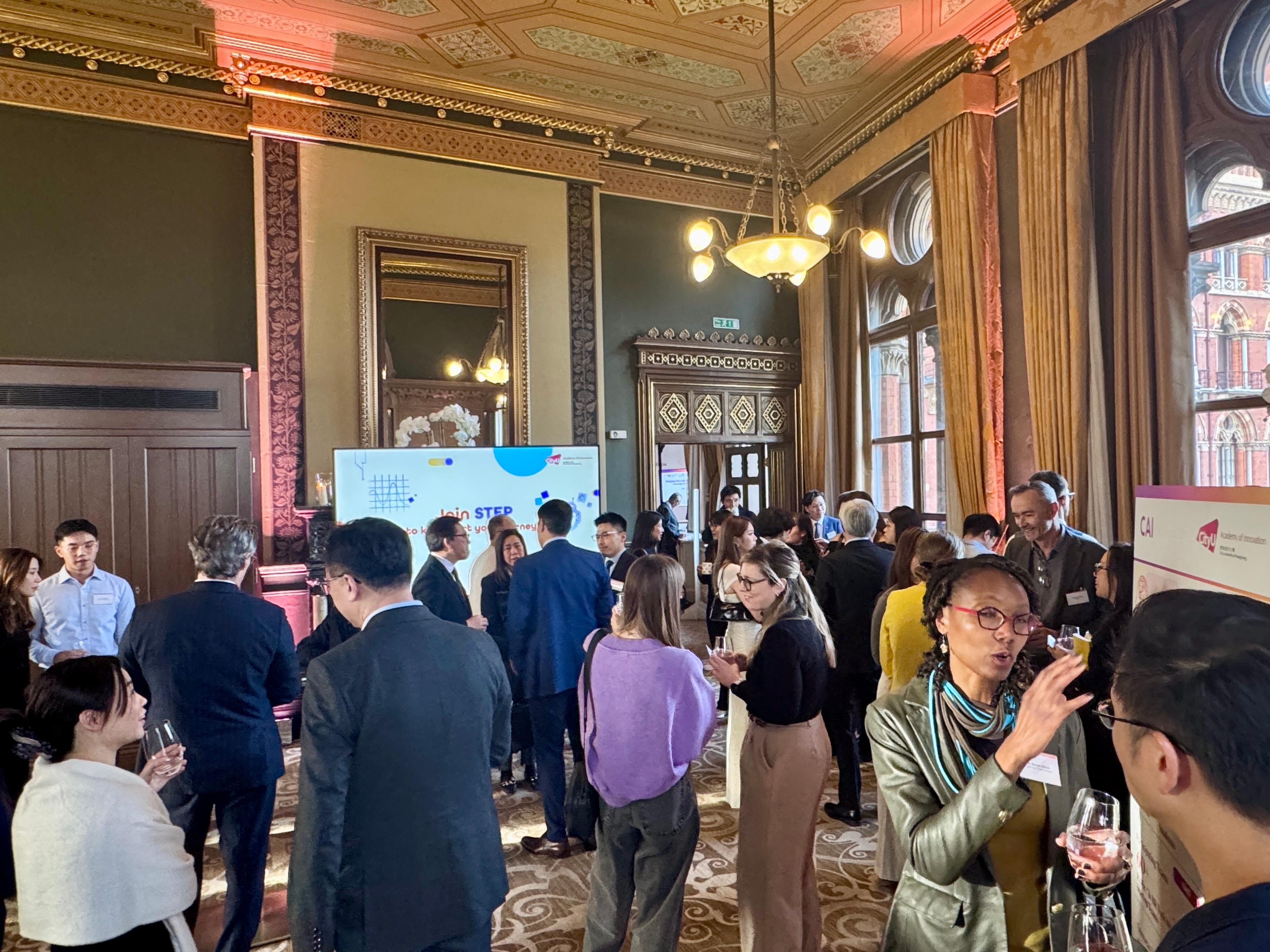 The Hong Kong Economic and Trade Office in London and City University of Hong Kong cohosted a seminar titled "Bridging Innovation: Connecting Talent and Partnerships" in London, the United Kingdom, on March 5 (London time). Over 80 participants attended the event, including innovators and representatives from the business and academic sectors from the UK and Hong Kong. 