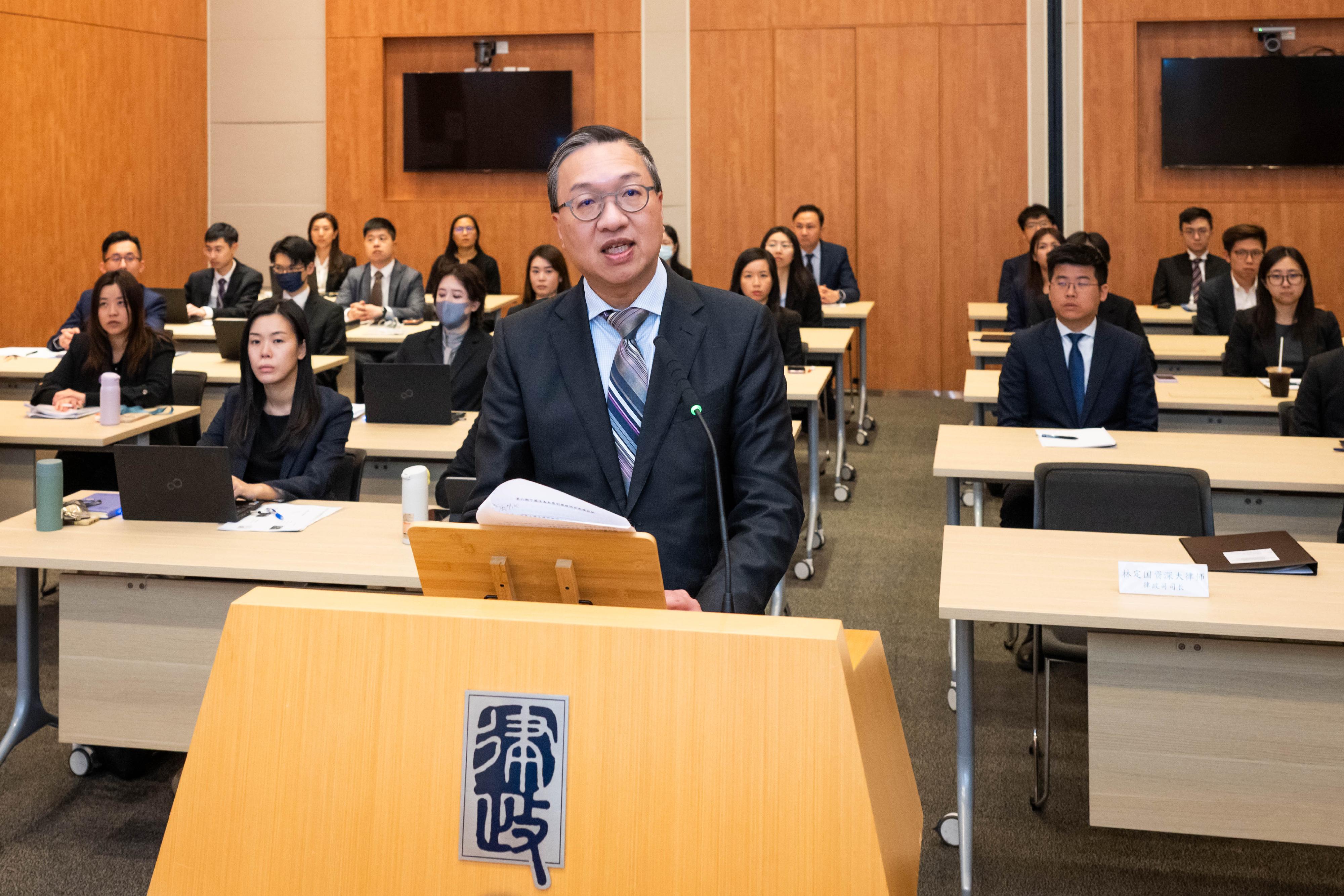 律政司司長林定國資深大律師今日（三月十三日）在律政司與清華大學合辦的第六期中國法基本原則課程開班典禮致辭。