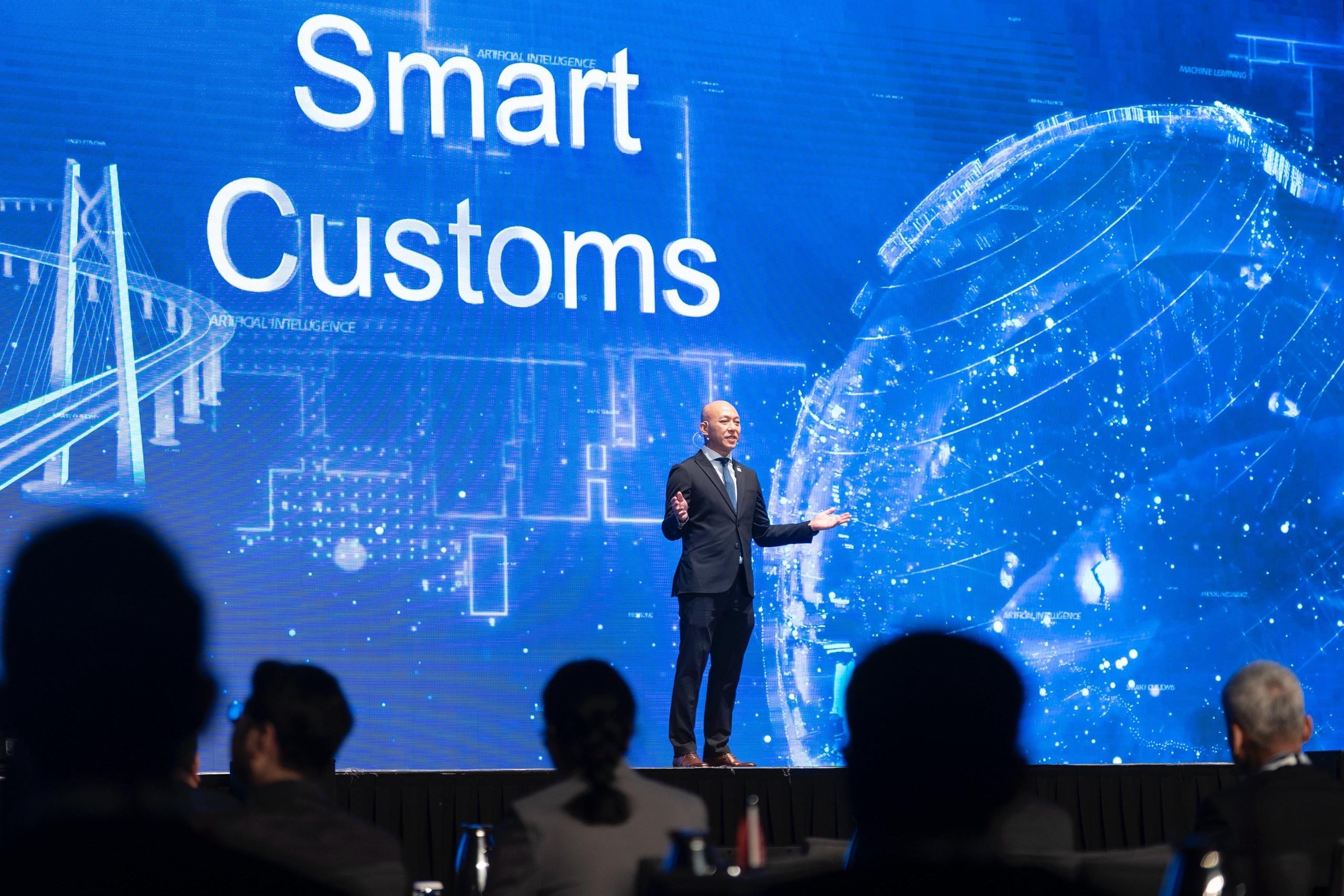 Hong Kong Customs, in the capacity of the World Customs Organization Vice-Chair for the Asia/Pacific Region, hosted the Regional Conference on Smart Customs starting March 11 for three consecutive days, with the conference concluding today (March 13).  Photo shows the Assistant Commissioner (World Customs Organization) of Customs and Excise, Mr Li Kin-kei, setting the tone of the conference during the opening ceremony and establishing the direction and key focus of the discussions.
