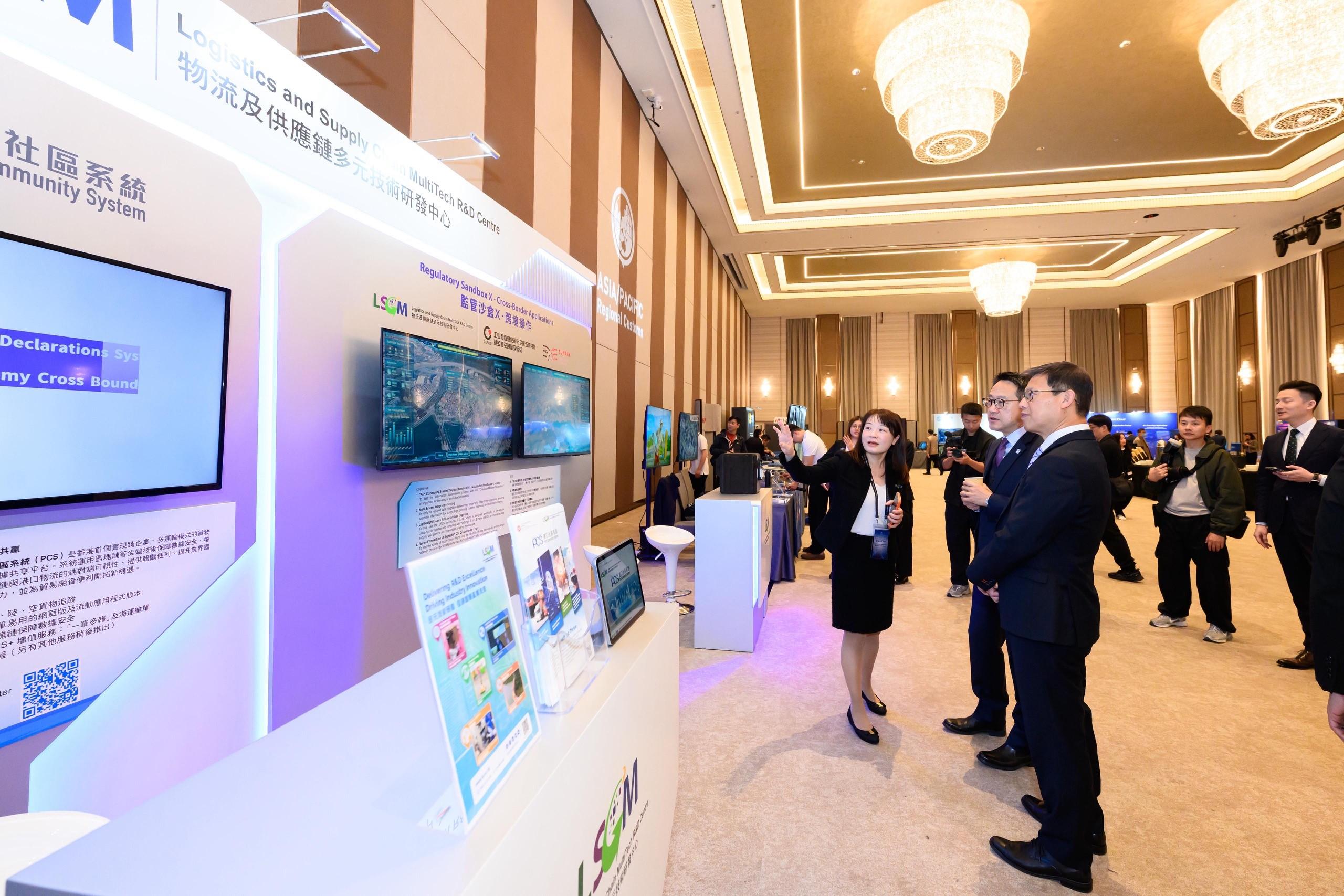 Hong Kong Customs, in the capacity of the World Customs Organization Vice-Chair for the Asia/Pacific Region, hosted the Regional Conference on Smart Customs starting March 11 for three consecutive days, with the conference concluding today (March 13). Photo shows innovation and technology companies setting up booths to showcase their latest technologies during the conference.