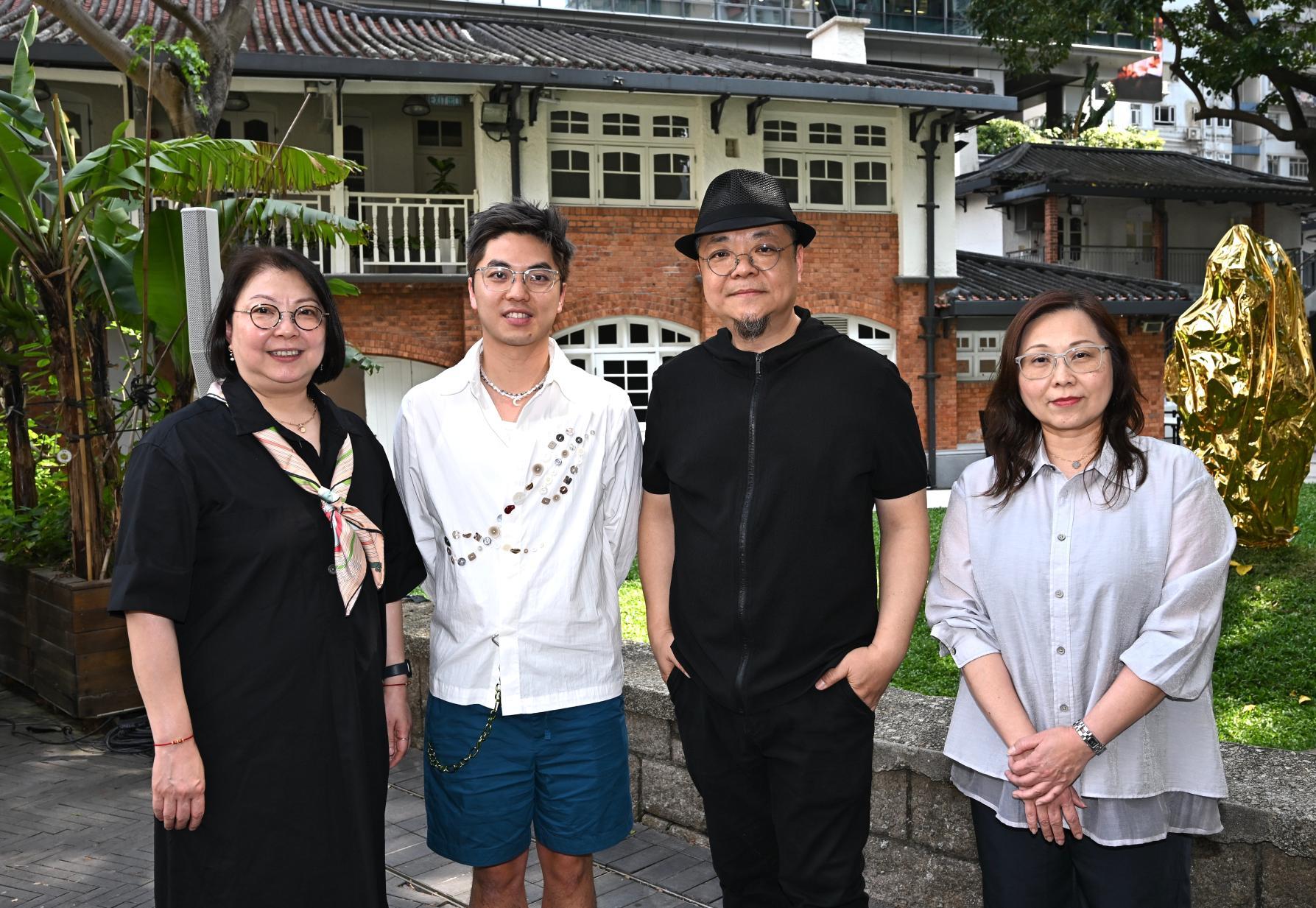 The Oil Street Art Space (Oi!) is staging two new exhibitions under its annual flagship project "Oi! Spotlight" tomorrow (March 19). Photo shows the Head of the Art Promotion Office, Miss Apo Wu (first left); the Curator of Oi!, Ms Joan Chung (first right); artist Zheng Jing from the Chinese Mainland (second right); and Hong Kong artist Chan Wai-lap (second left).