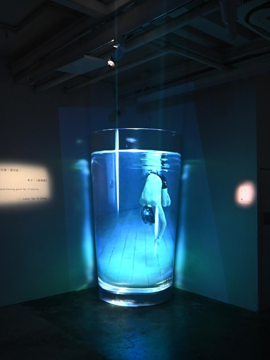 The Oil Street Art Space (Oi!) is launching the "Oi! Spotlight - Space &middot; Ecology &middot; Poetics: Zheng Jing's Way of Art" exhibition tomorrow (March 19). Photo shows the installation "Drifting Bottle" by artist Zheng Jing from the Chinese Mainland.