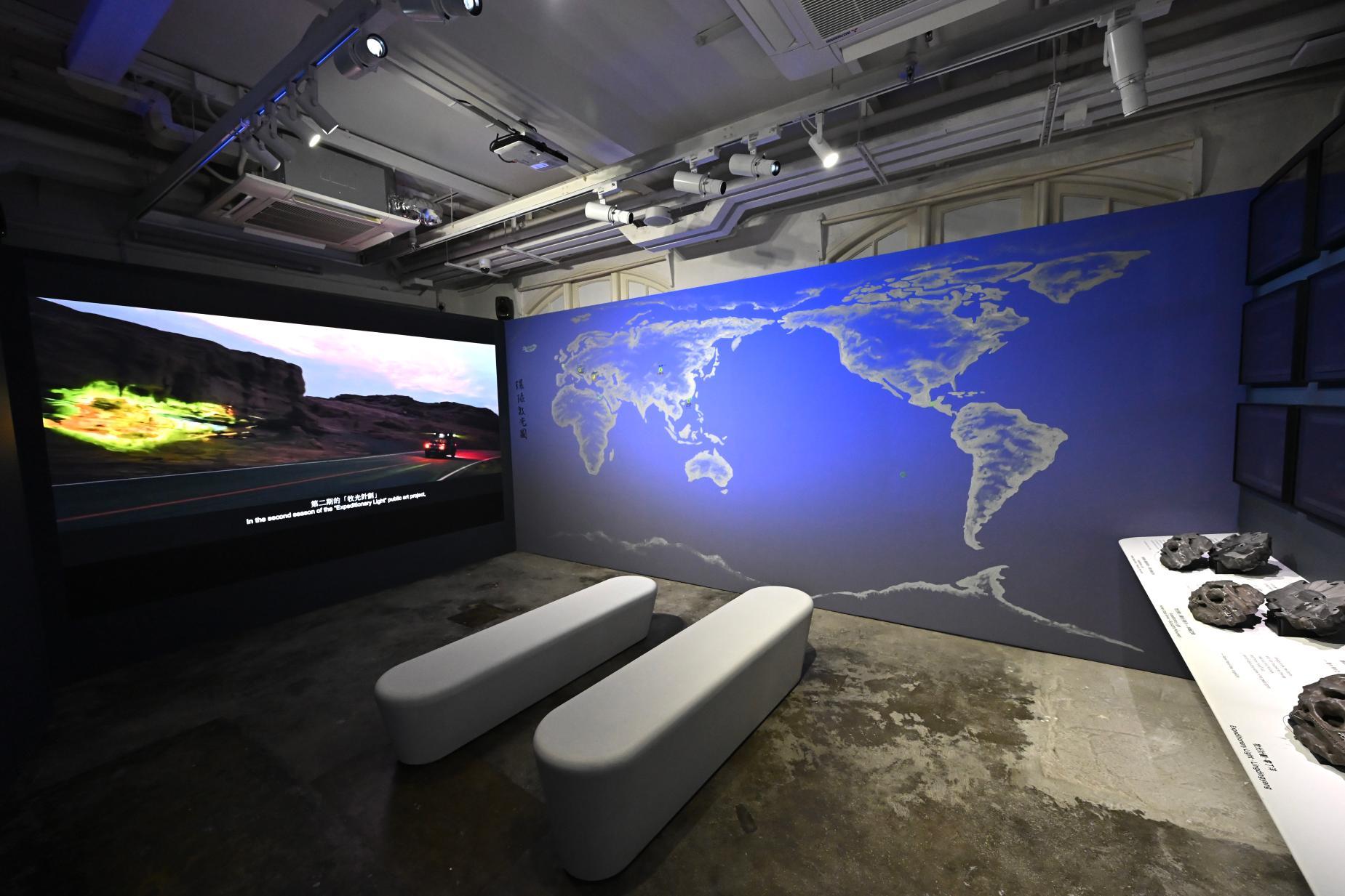 The Oil Street Art Space (Oi!) is launching the "Oi! Spotlight - Space &middot; Ecology &middot; Poetics: Zheng Jing's Way of Art" exhibition tomorrow (March 19). Photo shows a video introducing the "Expeditionary Light" public art project by artist Zheng Jing from the Chinese Mainland.