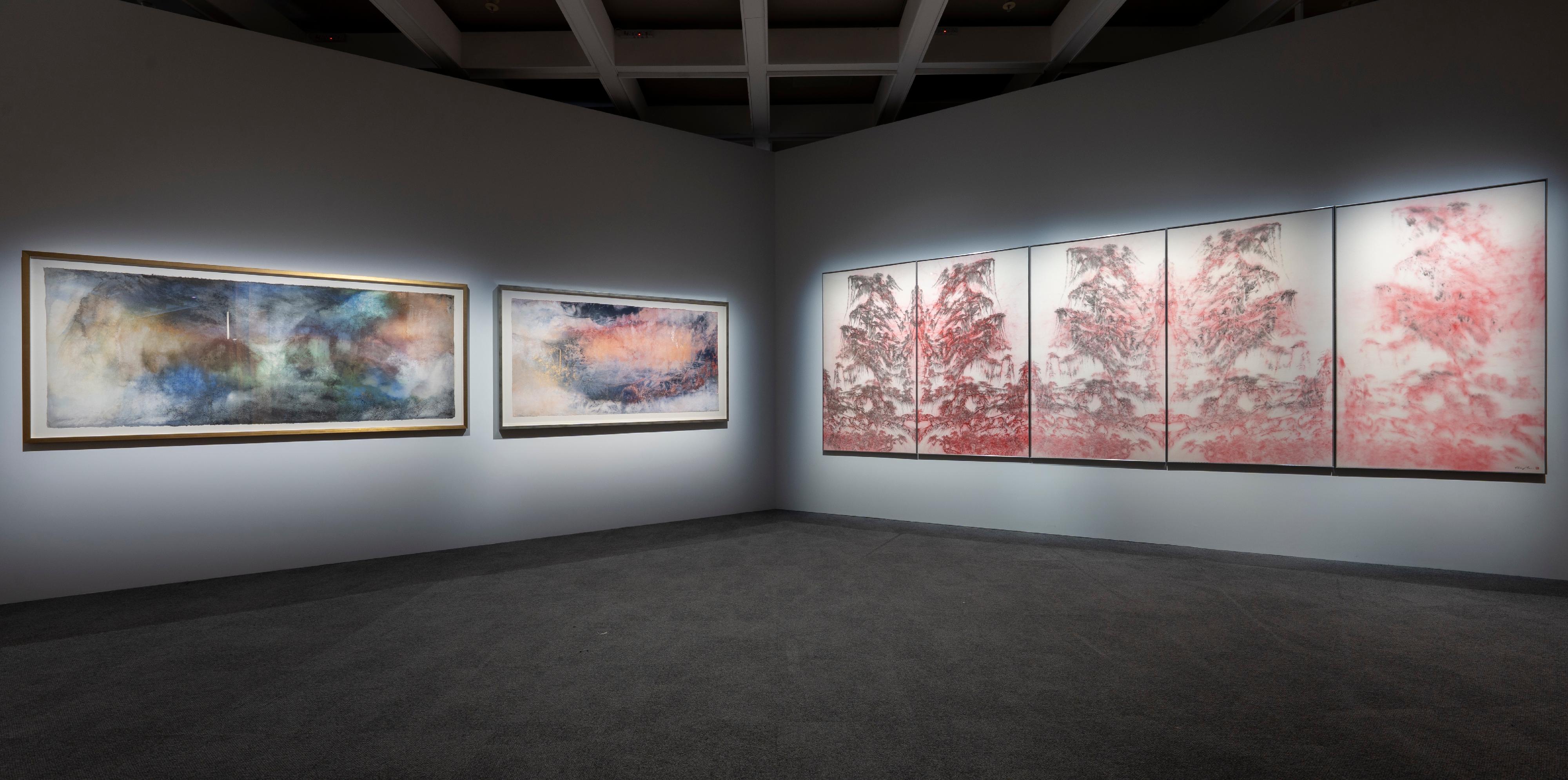 The Hong Kong Museum of Art is staging the "Live: Hong Kong Art Exhibition" starting from tomorrow (March 20), featuring artworks from 19 artists who are actively shaping the city's contemporary art scene. Photo shows artist Hung Hoi&rsquo;s artwork &ldquo;Early Autumn&rdquo; (first left) and &ldquo;Early Autumn II&rdquo; (second left), and Hung Fai&rsquo;s artwork &ldquo;The Six Principles of Chinese Painting&mdash;Transmission XXV (with Hung Hoi)&rdquo; (right).
