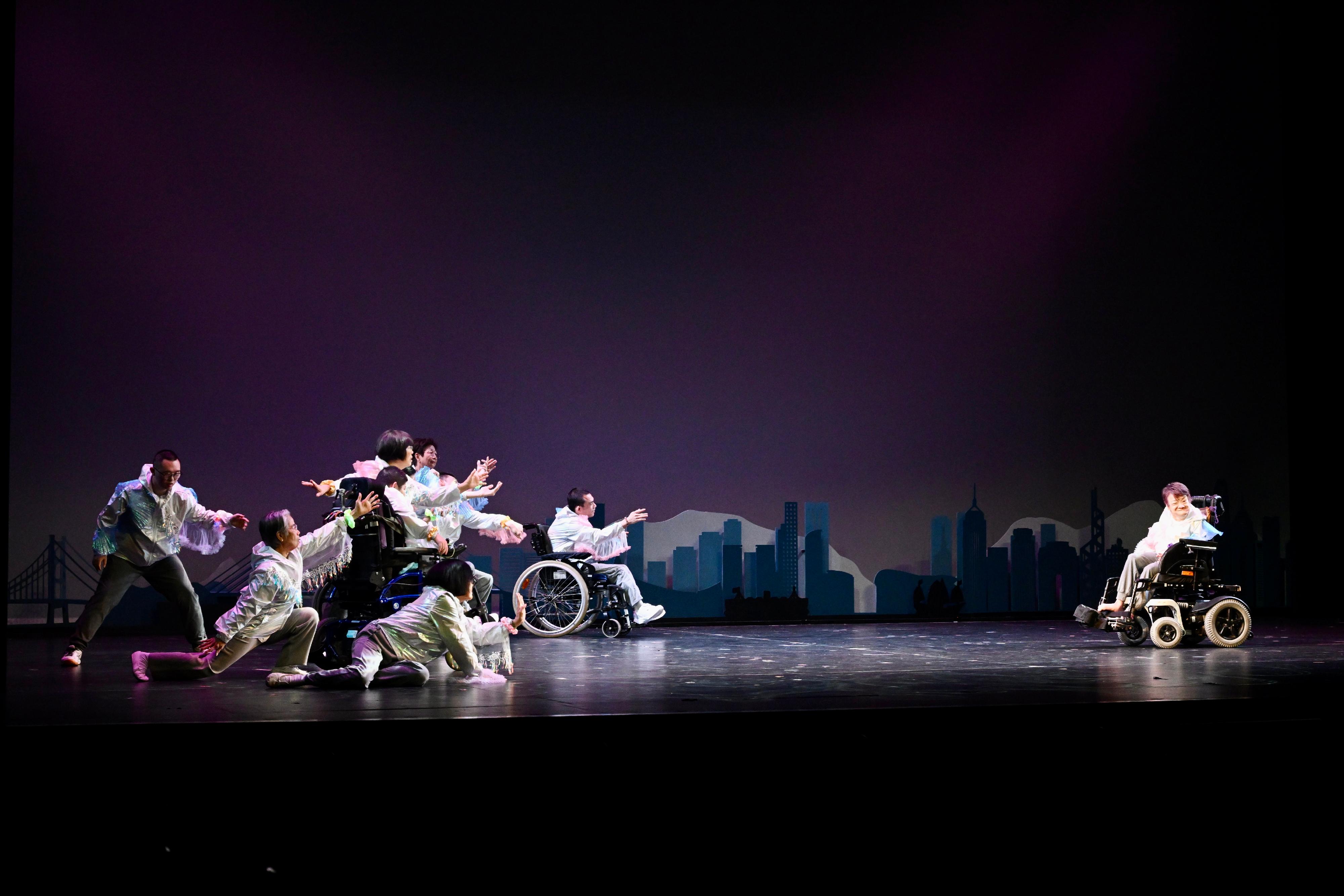 The Secretary for Labour and Welfare, Mr Chris Sun, officiated at the opening ceremony of the Diversity and Inclusion Arts Festival 2026 today (March 20). Photo shows an inclusive dance performance by artists with disabilities.