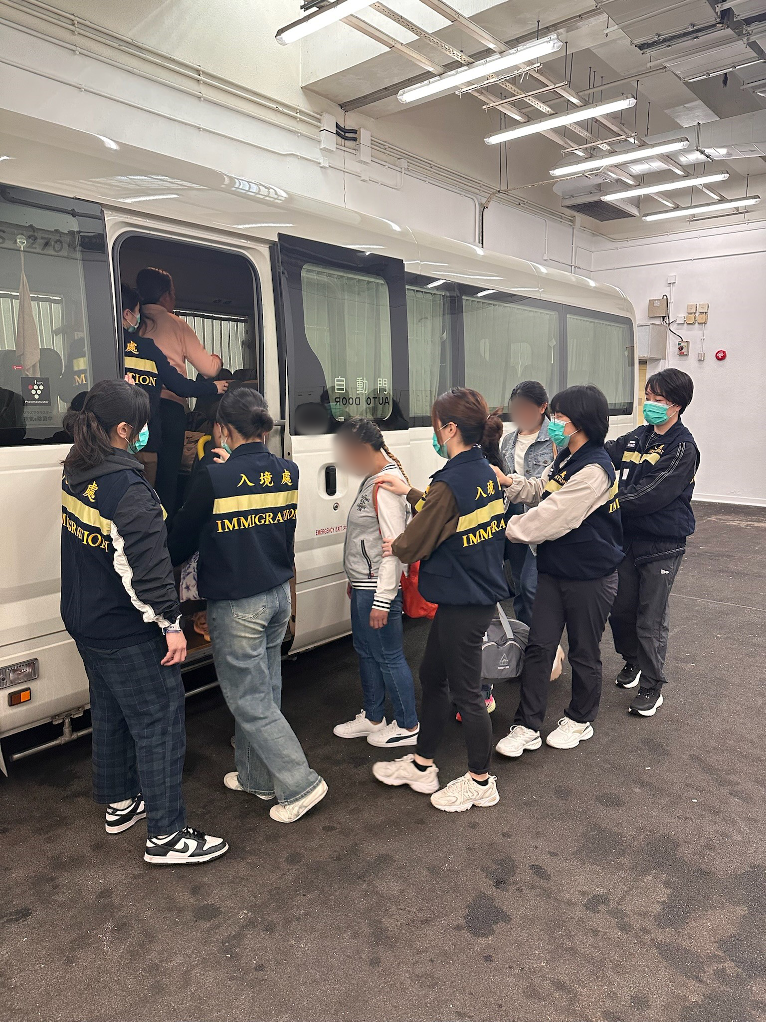 入境處遣送18名免遣返聲請不獲確立人士回原居地