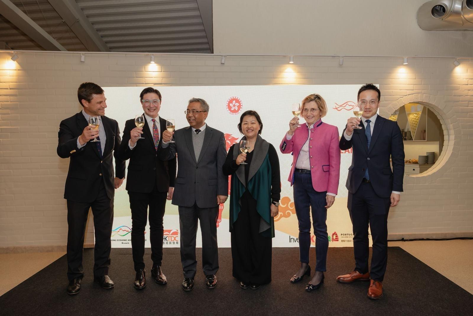 The Hong Kong Economic and Trade Office in Brussels (Brussels ETO) hosted a series of 12 events across European cities to mark the Year of the Horse and celebrate with local communities. Photo shows (from left) the President of the Portugal-Hong Kong Chamber of Commerce and Industry, Mr Bernardo Mendia; the Director for France, Spain and Portugal of the Hong Kong Trade Development Council, Mr Christopher Lai; the Chinese Ambassador to Portugal, Mr Yang Yirui; the Special Representative for Hong Kong Economic and Trade Affairs to the European Union, Ms Shirley Yung; the Head of Business and Talent Attraction/Investment Promotion of the Invest Hong Kong Brussels office, Ms Paula Kant; and the Deputy Representative of the Brussels ETO, Mr Kasper Ng, toasting at the Chinese New Year reception in Lisbon, Portugal, on March 10 (Lisbon time). 
