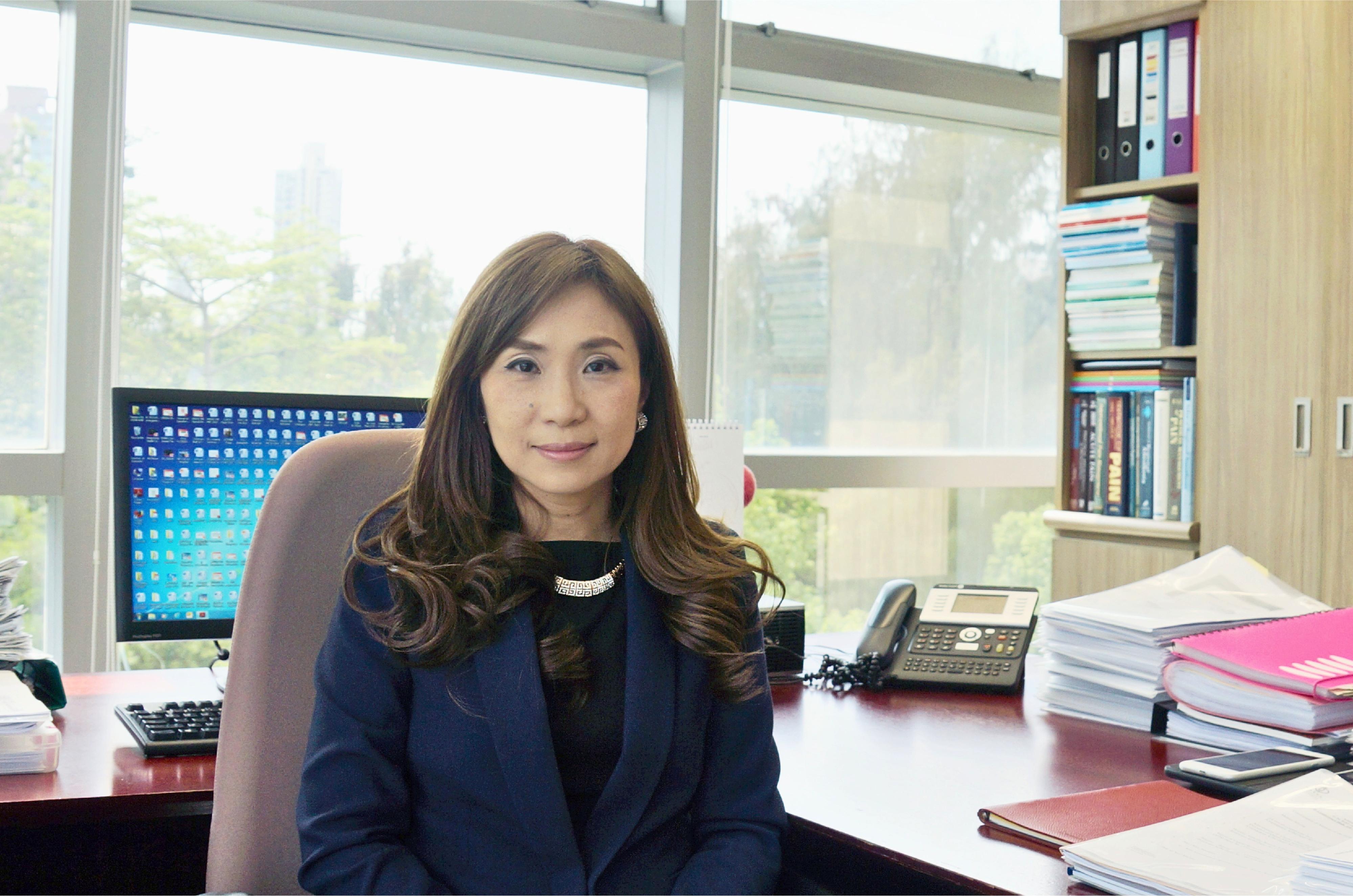The Hospital Authority announced today (March 26) that Dr Theresa Li will be appointed as the Cluster Chief Executive of the Hong Kong Island Cluster, and the Hospital Chief Executive of Queen Mary Hospital and Tsan Yuk Hospital, effective April 1.
