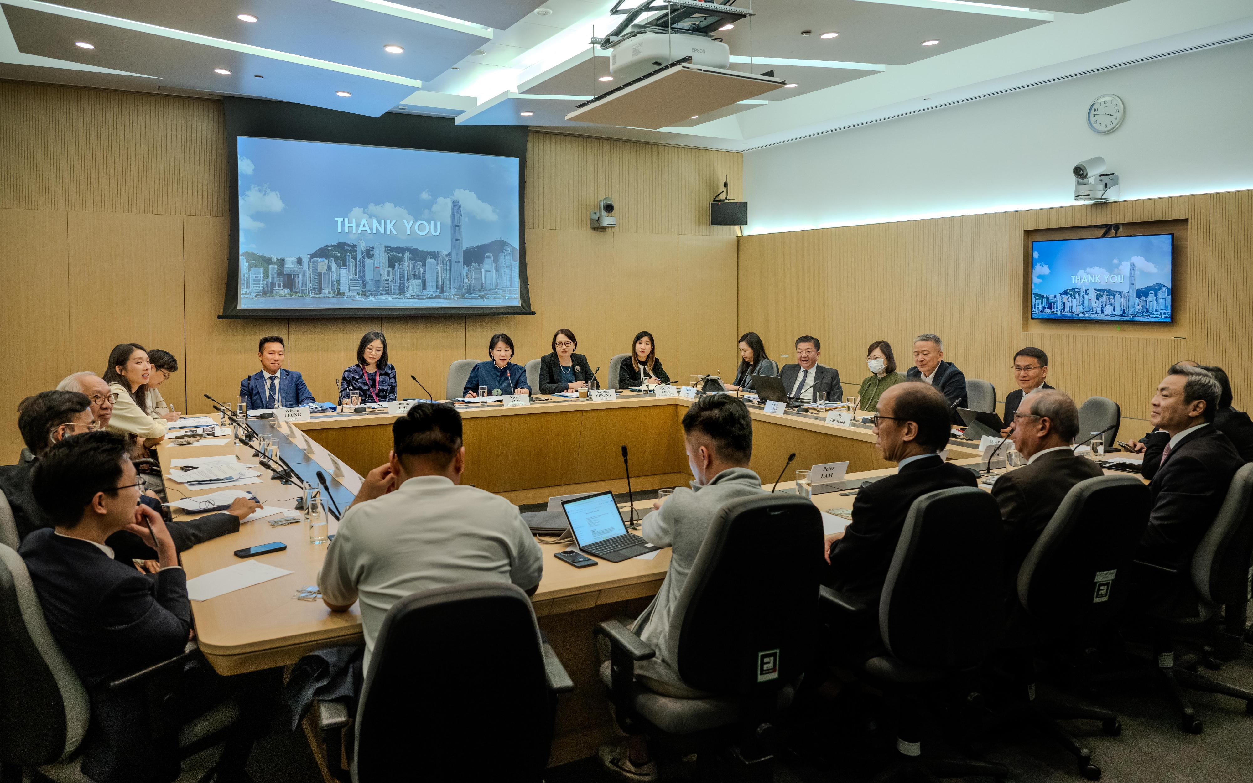 旅遊業策略委員會今日（三月三十一日）召開第六次會議。