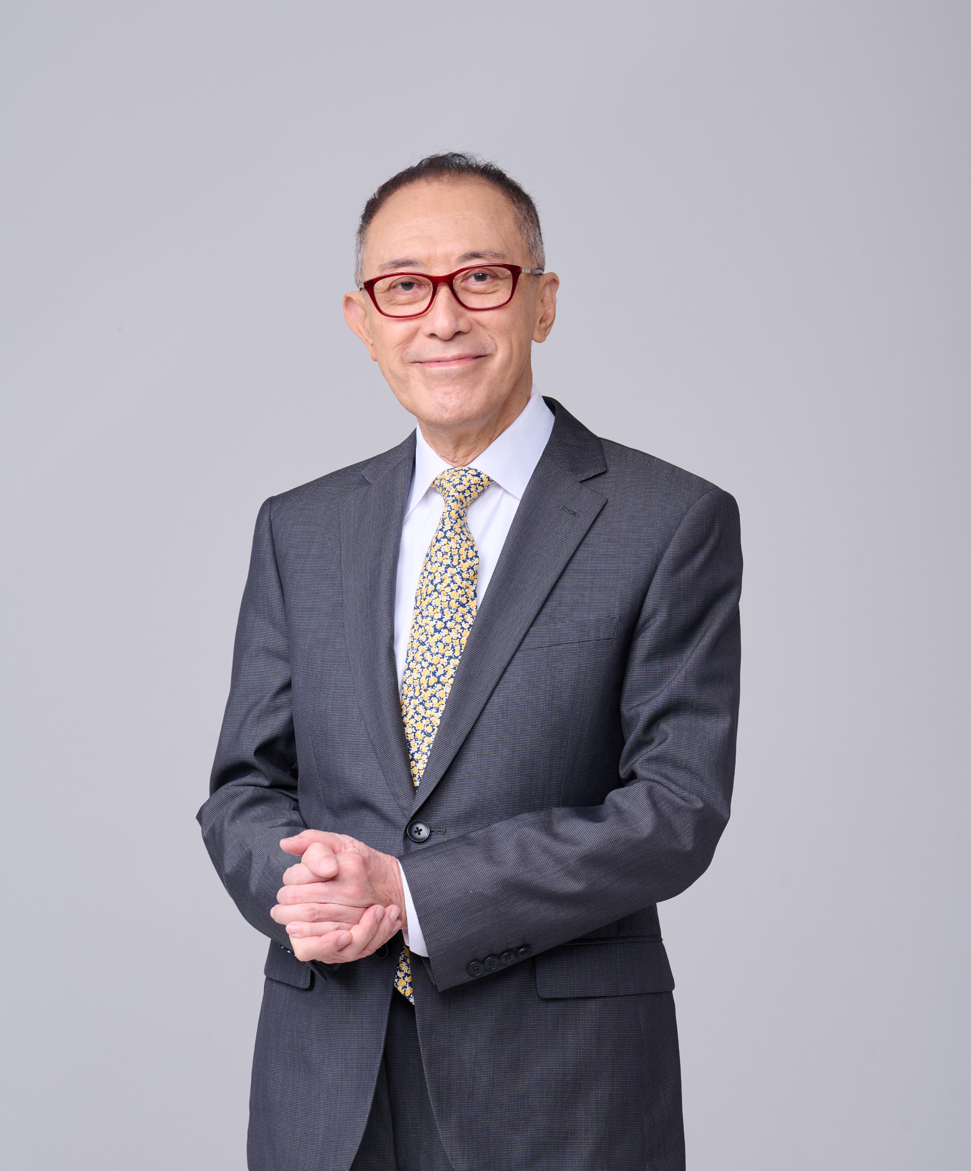 由康樂及文化事務署和深圳市粵劇團合辦的新觀粵劇《英雄抉》&mdash;&mdash;陸文龍的傳奇故事將於六月在香港上演。圖示香港著名導演毛俊輝。