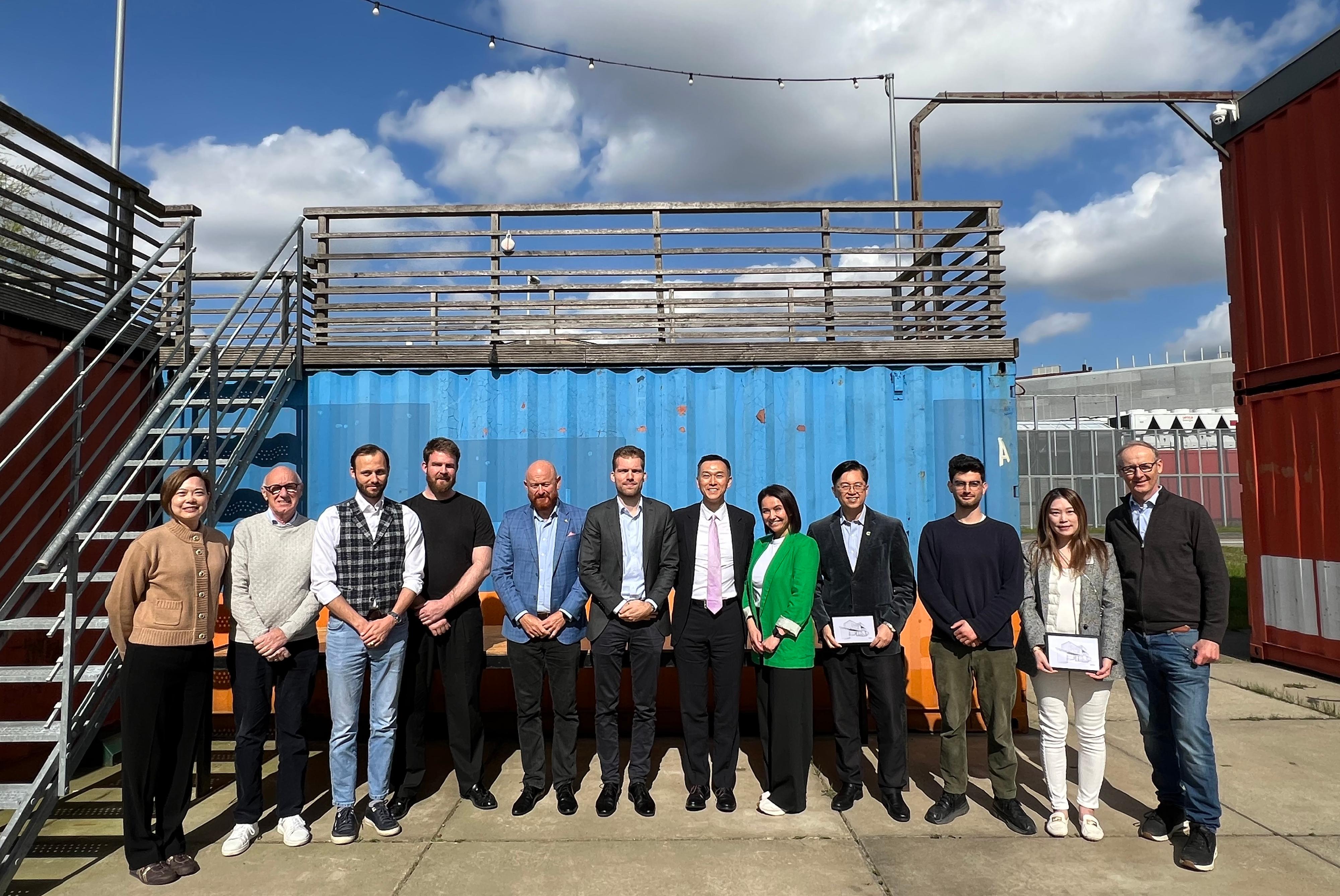 A Hong Kong Talent Engage (HKTE) delegation visited a start-up campus in Amsterdam on April 13 (Amsterdam time) to engage with representatives from local innovation and technology enterprises. Photo shows the Director of HKTE, Mr Felix Chan (sixth right), with members of the delegation and local entrepreneurs at the campus.