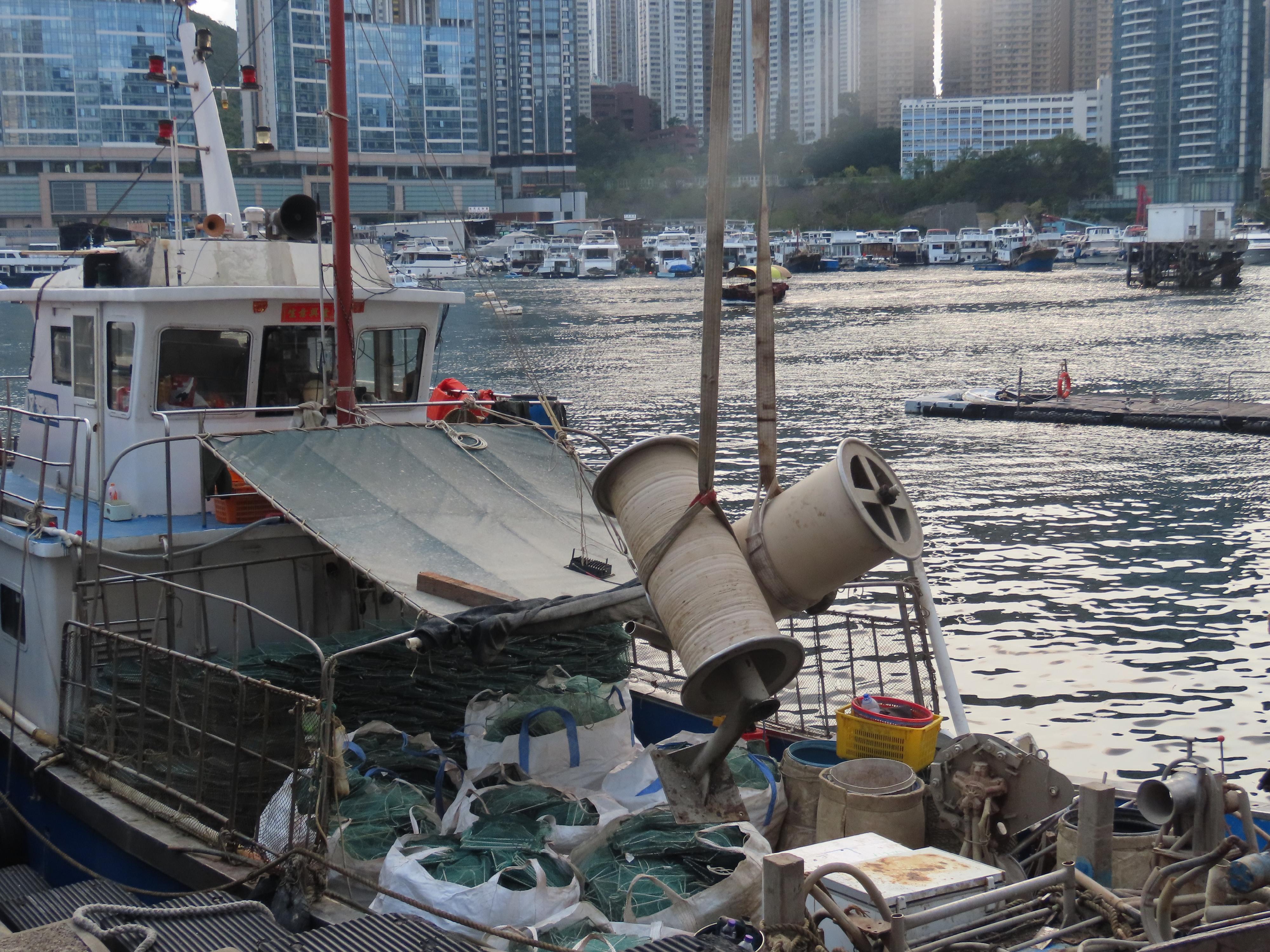 The Agriculture, Fisheries and Conservation Department today (April 16) laid charges against a local coxswain and four Mainland fishermen deckhands suspected of engaging in fishing using snake cages on a local vessel in waters off Lamma Island. Photo shows some of the winches seized.