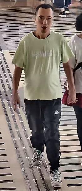 Yeung Pok-hei, aged 41, is about 1.65 metres tall, around 60 kilograms in weight and of thin build. He has a pointed face with yellow complexion and short black hair. He was last seen wearing a yellow short-sleeved shirt, black pants and white shoes.