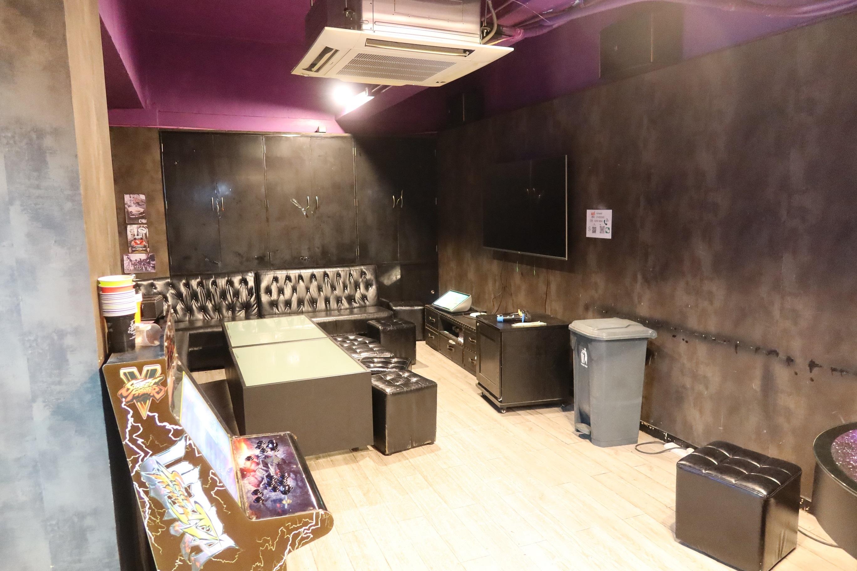 Hong Kong Customs mounted a territory-wide enforcement operation codenamed "Magpie" between March 16 and April 15 to combat illegal activities involving operators providing infringing karaoke songs to customers in the course of business and the sale of infringing karaoke players. Photo shows a party room in Lai Chi Kok raided by Customs officers.