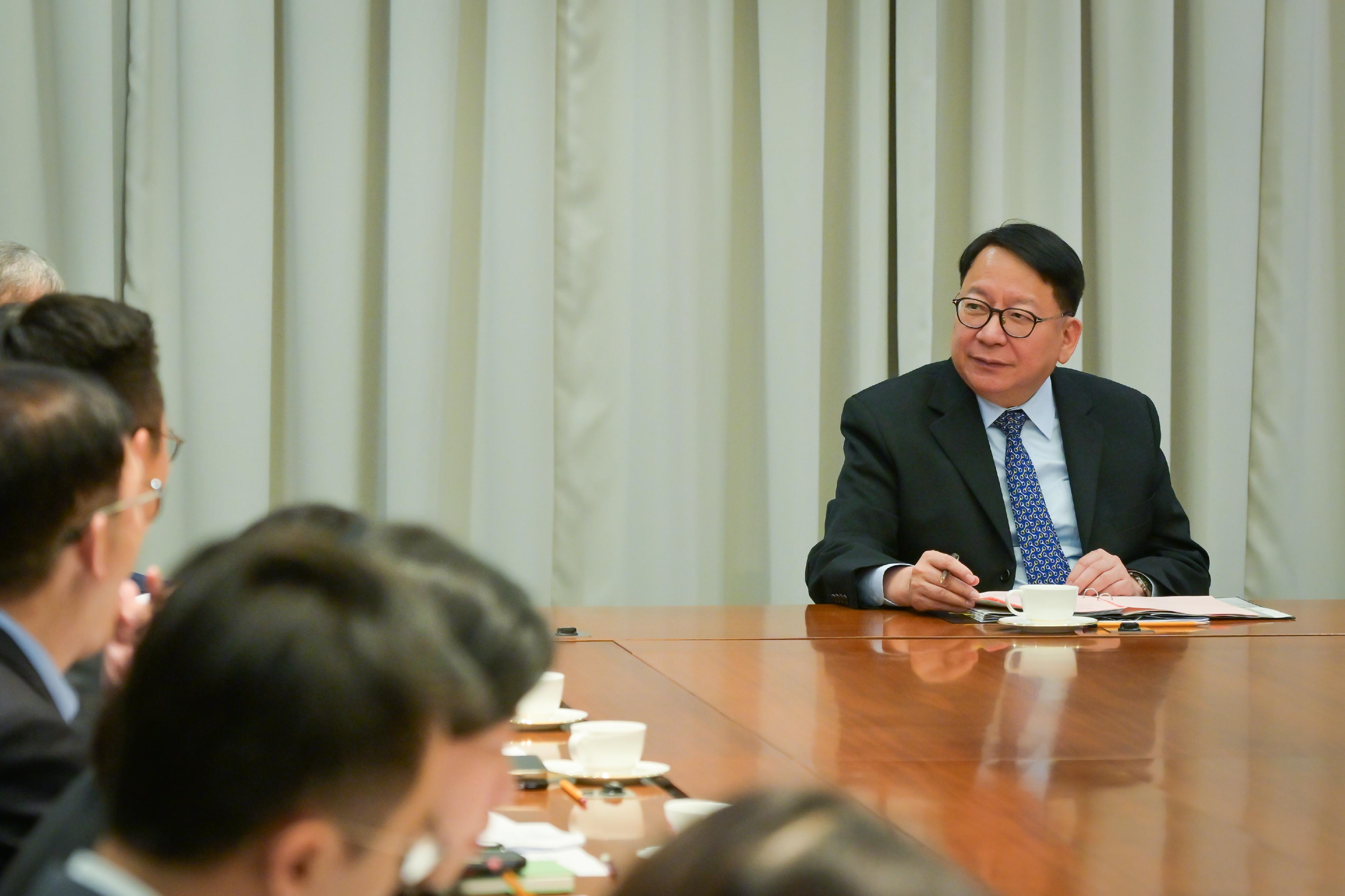 The Chief Secretary for Administration, Mr Chan Kwok-ki, today (April 20) chairs a meeting of the interdepartmental working group on festival arrangements to holistically co-ordinate and steer the preparatory work of various government departments for welcoming visitors to Hong Kong during the Labour Day Golden Week of the Mainland.