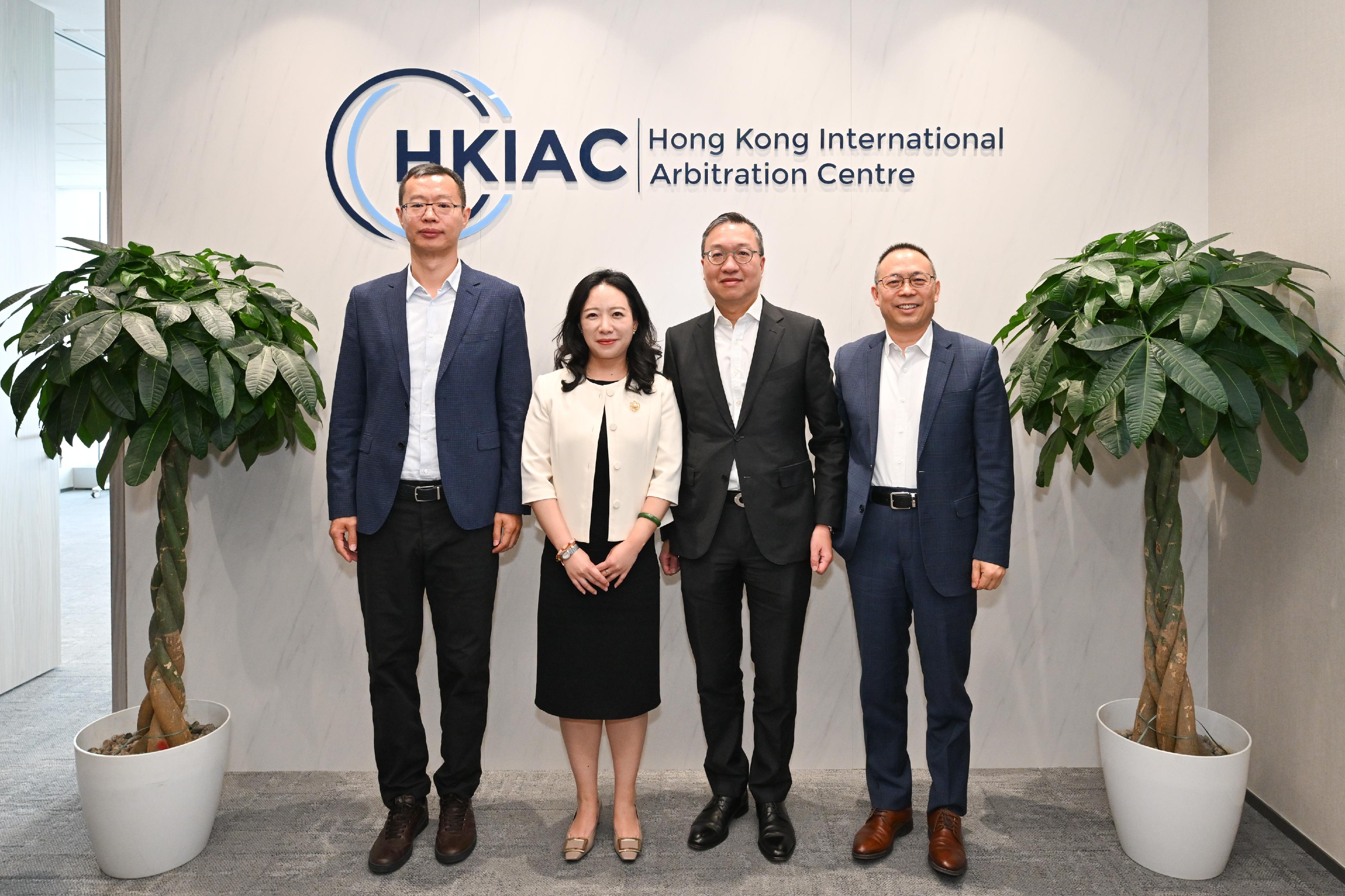 The Secretary for Justice, Mr Paul Lam, SC (second right), visited the Hong Kong International Arbitration Centre Beijing Representative Office on April 21.
