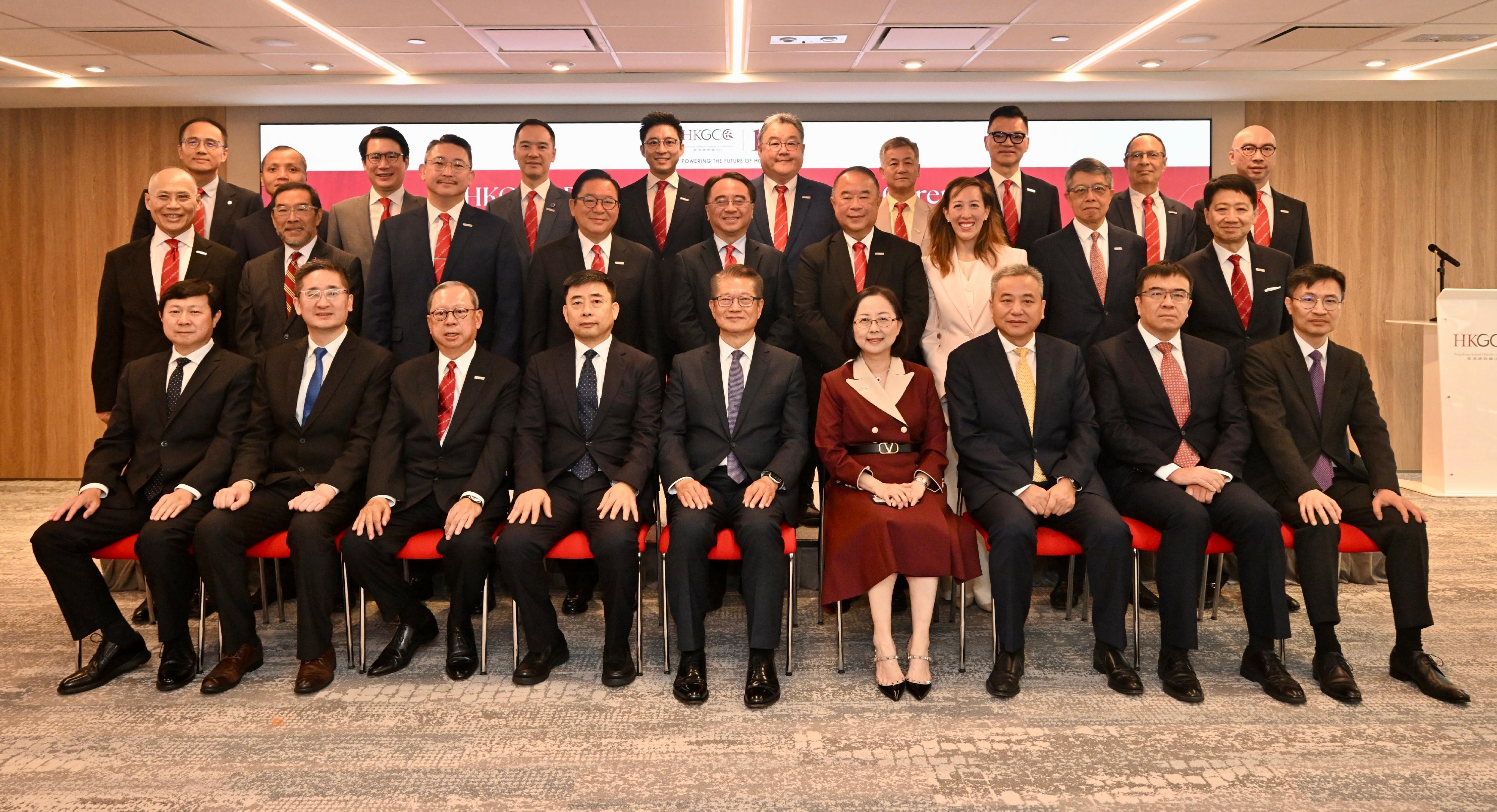 The Financial Secretary, Mr Paul Chan, attended the Hong Kong General Chamber of Commerce (HKGCC) Renovated Office Opening Ceremony today (April 22). Photo shows Mr Chan (front row, centre); the Chairman of HKGCC, Ms Agnes Chan (front row, fourth right); the Deputy Chairman of HKGCC, Dr Peter Lam (front row, third left); the Director General of the Coordination Department of the Liaison Office of the Central People's Government (LOCPG) in the Hong Kong Special Administrative Region (HKSAR), Mr Zhu Wen (front row, fourth left); the Deputy Director-General of the Economic Affairs Department and Head of the Commercial Office of the LOCPG in the HKSAR, Mr Zhou Qiang (front row, third right), and other guests at the ceremony.
