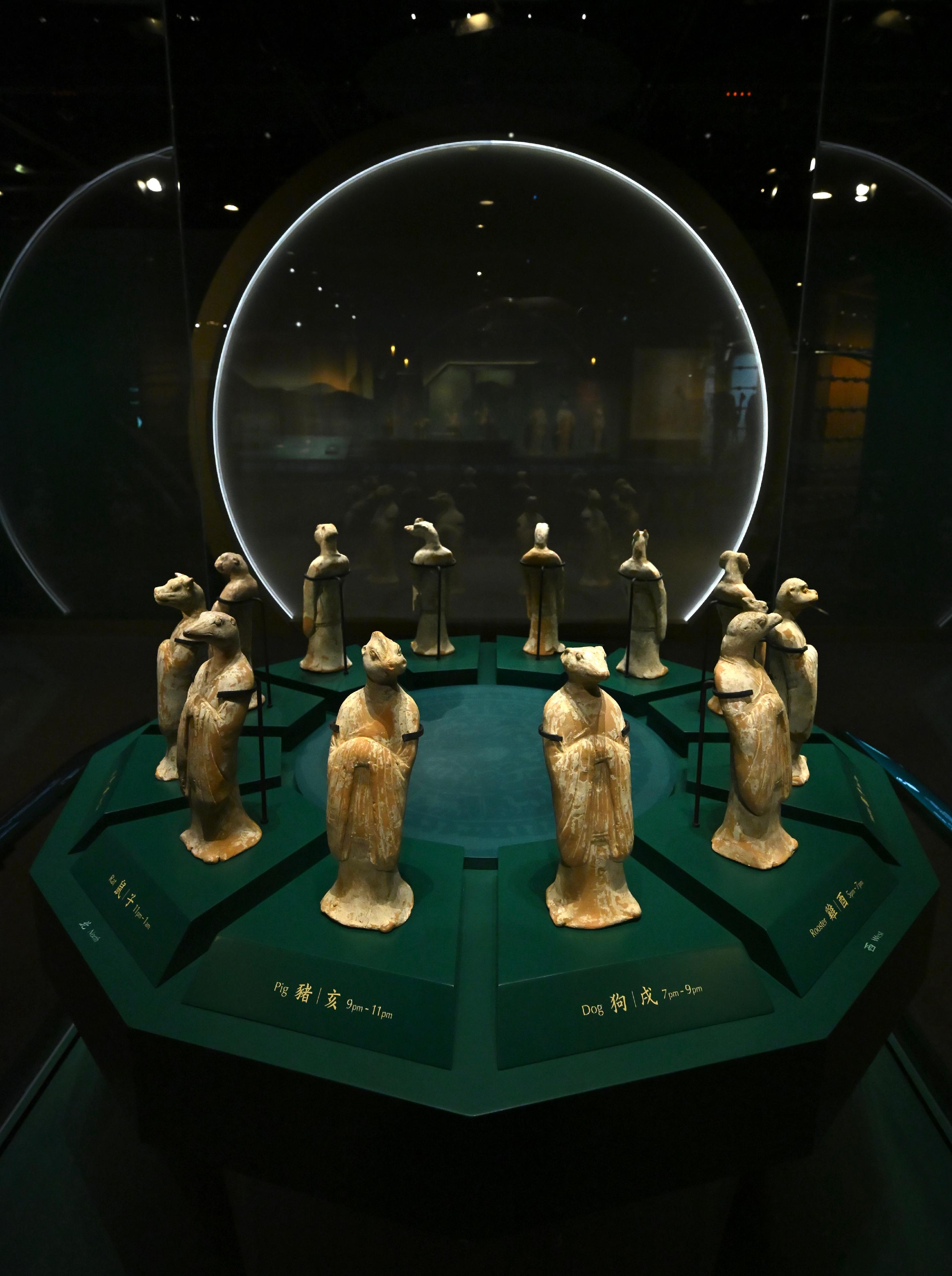 The Hong Kong Museum of History's "The Hong Kong Jockey Club Series: Prosperity and Magnificence - Civilisation of the Sui and Tang Dynasties in Shaanxi Province" exhibition will be open to the public from tomorrow (April 25). Photo shows 12 zodiac figurines unearthed from a tomb in Xi'an City from the Tang dynasty. In the tomb, these figurines were arranged in a clockwise sequence, and aligned with the four cardinal points. This symbolised a cycle of guardian spirits taking turns to protect the tomb occupant around the clock.
