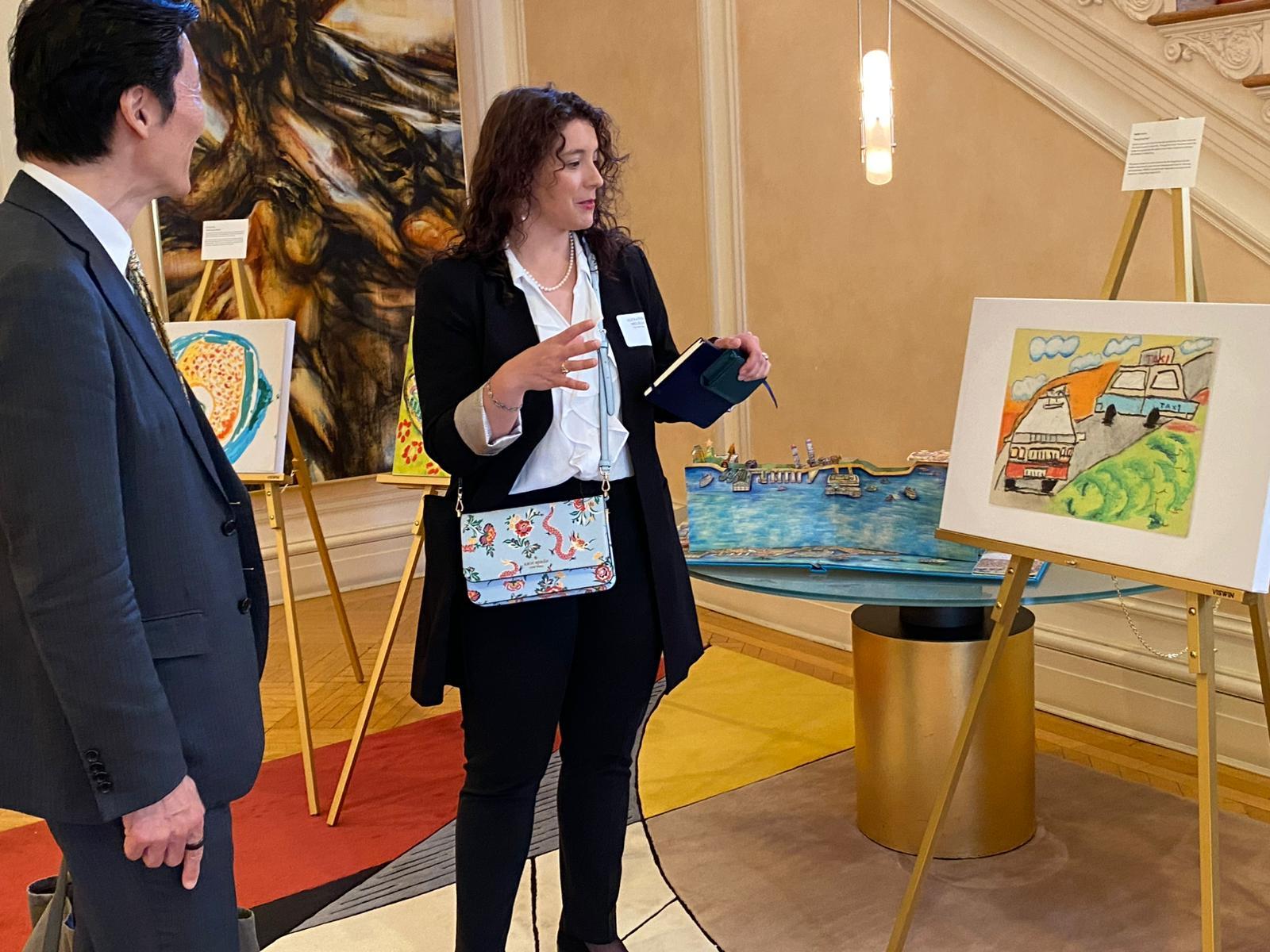 The Hong Kong Economic and Trade Office in Washington, DC, hosted a forum on April 24 (Washington time) to promote opportunities in the city's life and health sciences industry. Attendees viewed an exhibit curated paintings under the theme of "Hong Kong: Our Home", which were commissioned by the Social Welfare Department under the Arts Development Fund for Persons with Disabilities, in collaboration with various non-governmental organisations.