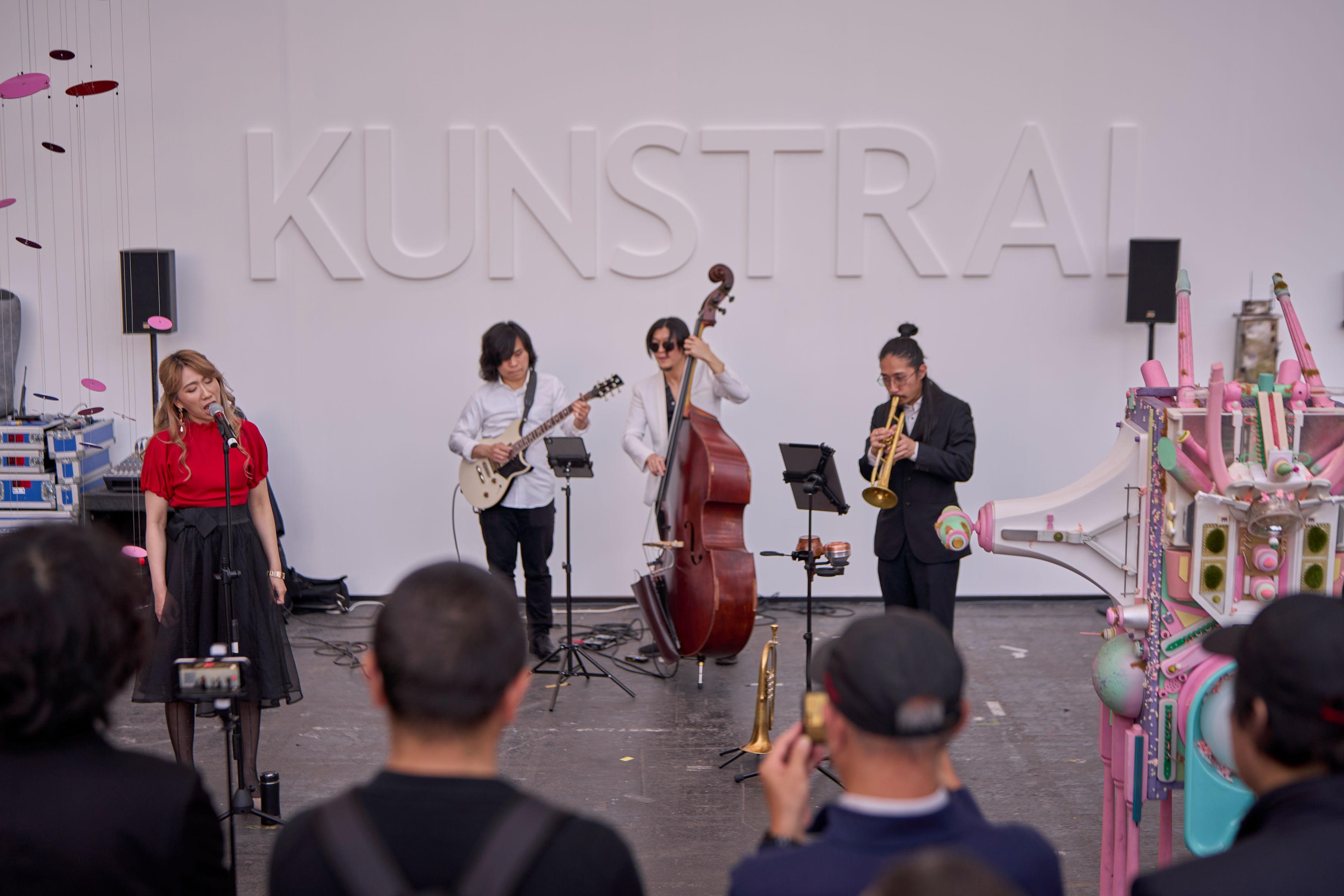 The Hong Kong Economic and Trade Office in Brussels (Brussels ETO) organised a Hong Kong art pavilion at the KunstRAI Art Fair 2026 held in Amsterdam, the Netherlands, from April 22 to 26 (Amsterdam time). Photo shows Brussels ETO supporting four young Hong Kong musicians to perform at the Artist Night of the art fair.
