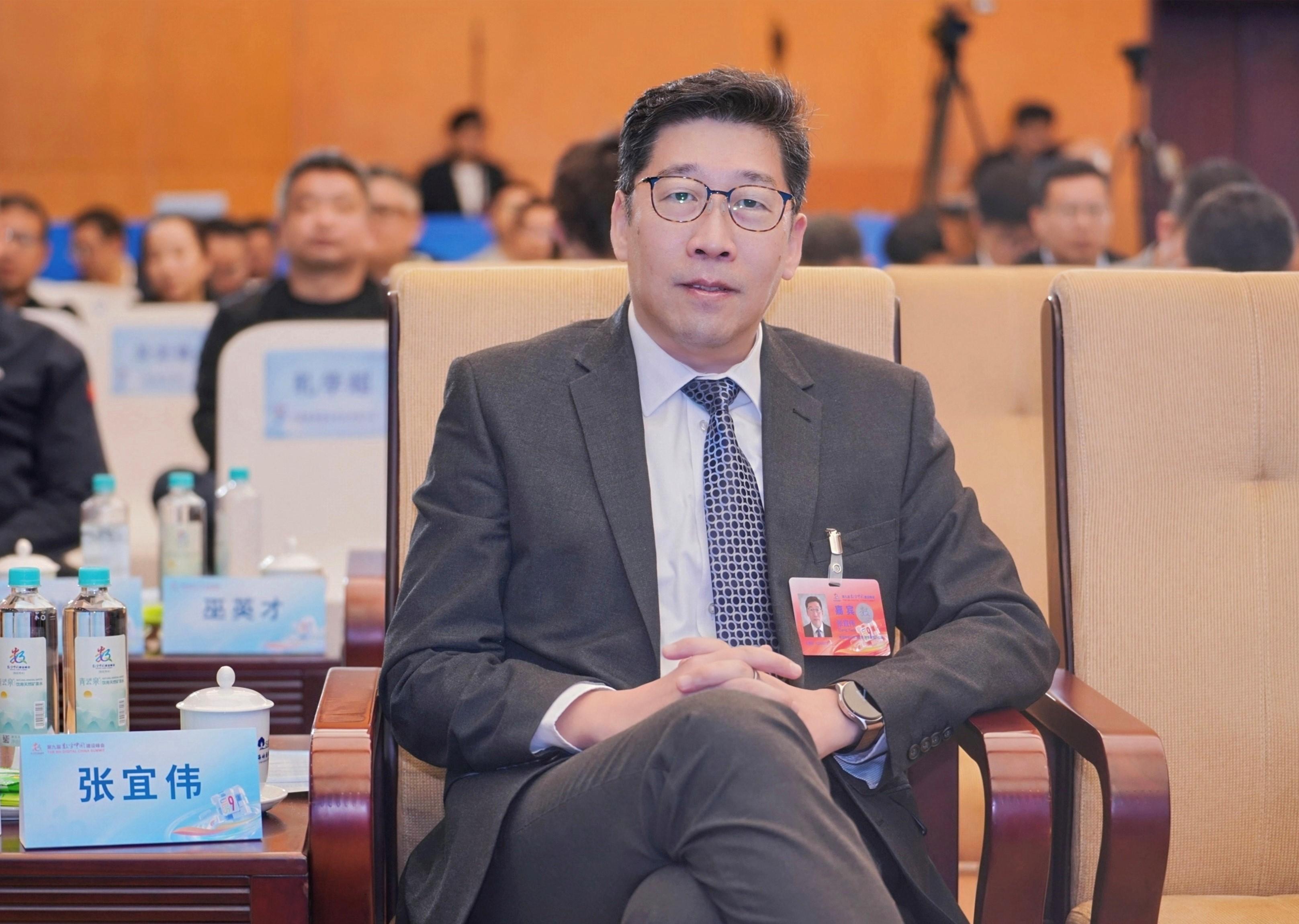 The Acting Commissioner for Digital Policy, Mr Daniel Cheung, attended a sub-forum on digital sports of the 9th Digital China Summit in Fuzhou today (April 29).